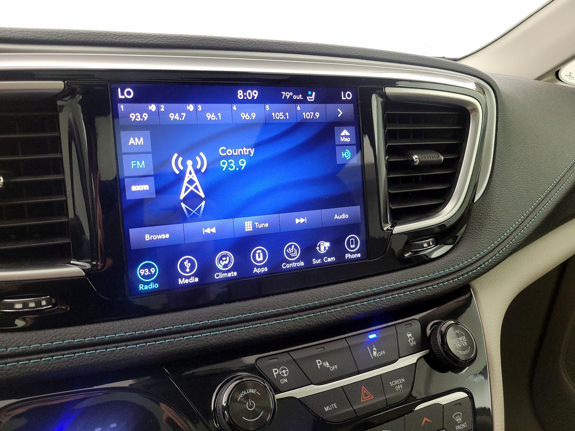 Thumbnail: 2018 Chrysler Pacifica - 15