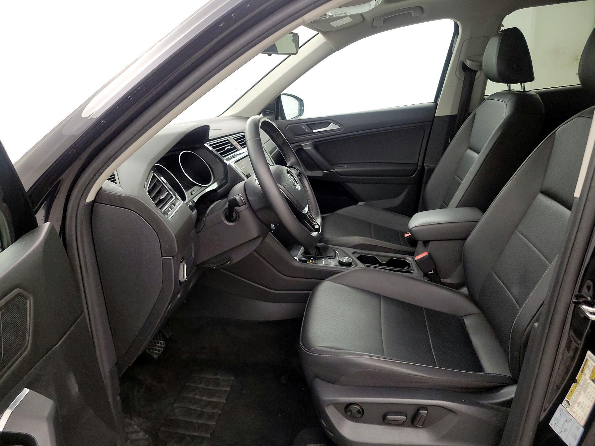 Thumbnail: 2020 Volkswagen Tiguan - 11