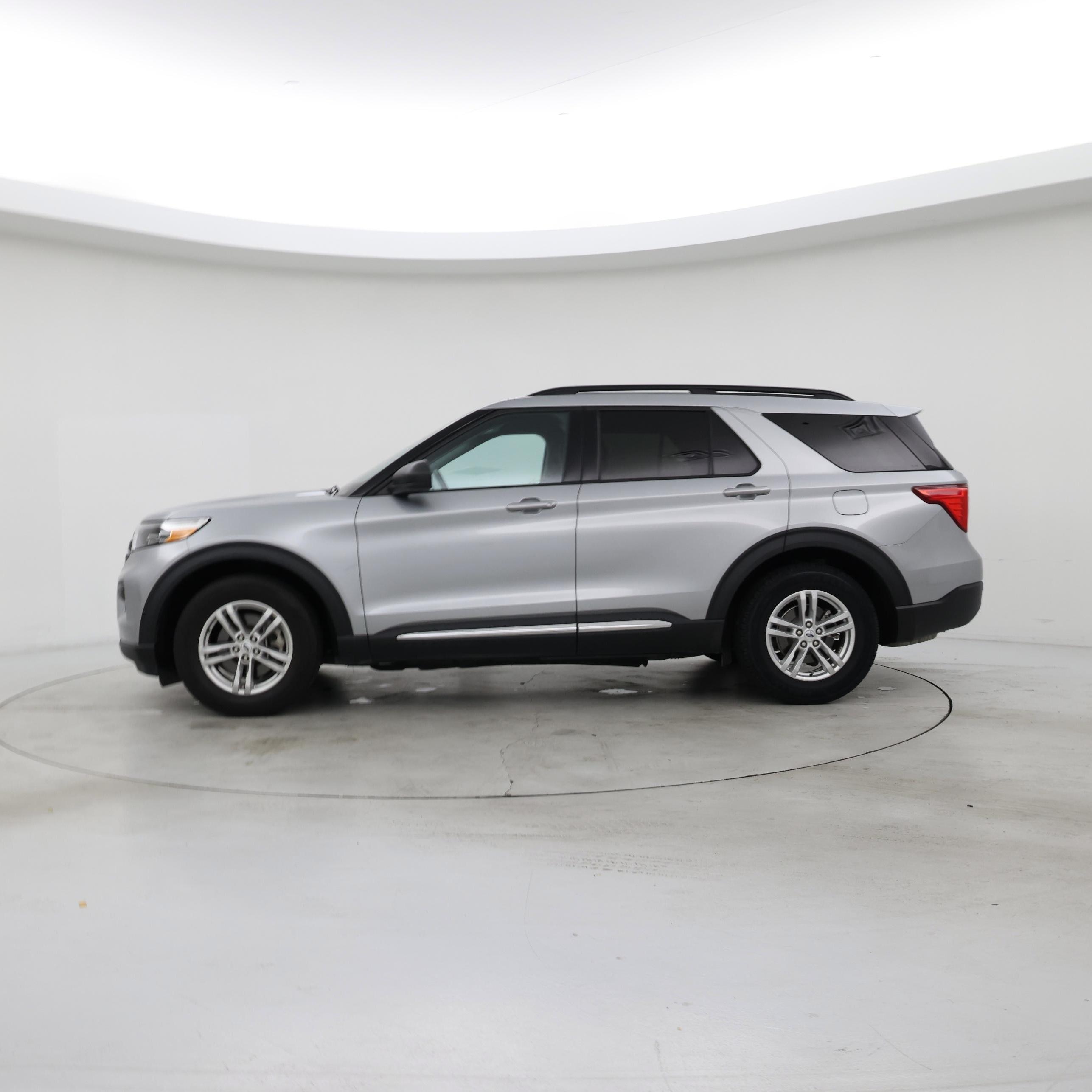 Thumbnail: 2023 Ford Explorer - 3