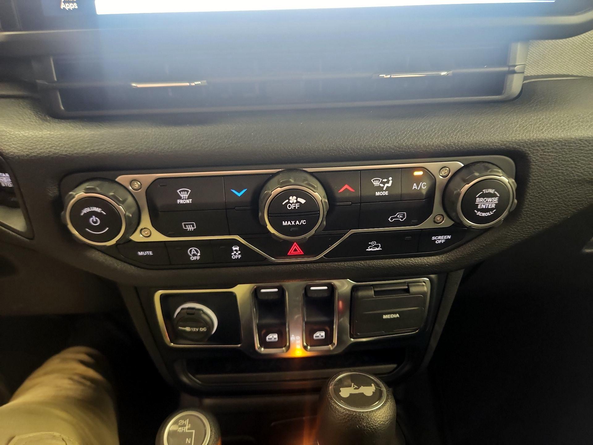 Thumbnail: 2024 Jeep Wrangler - 16