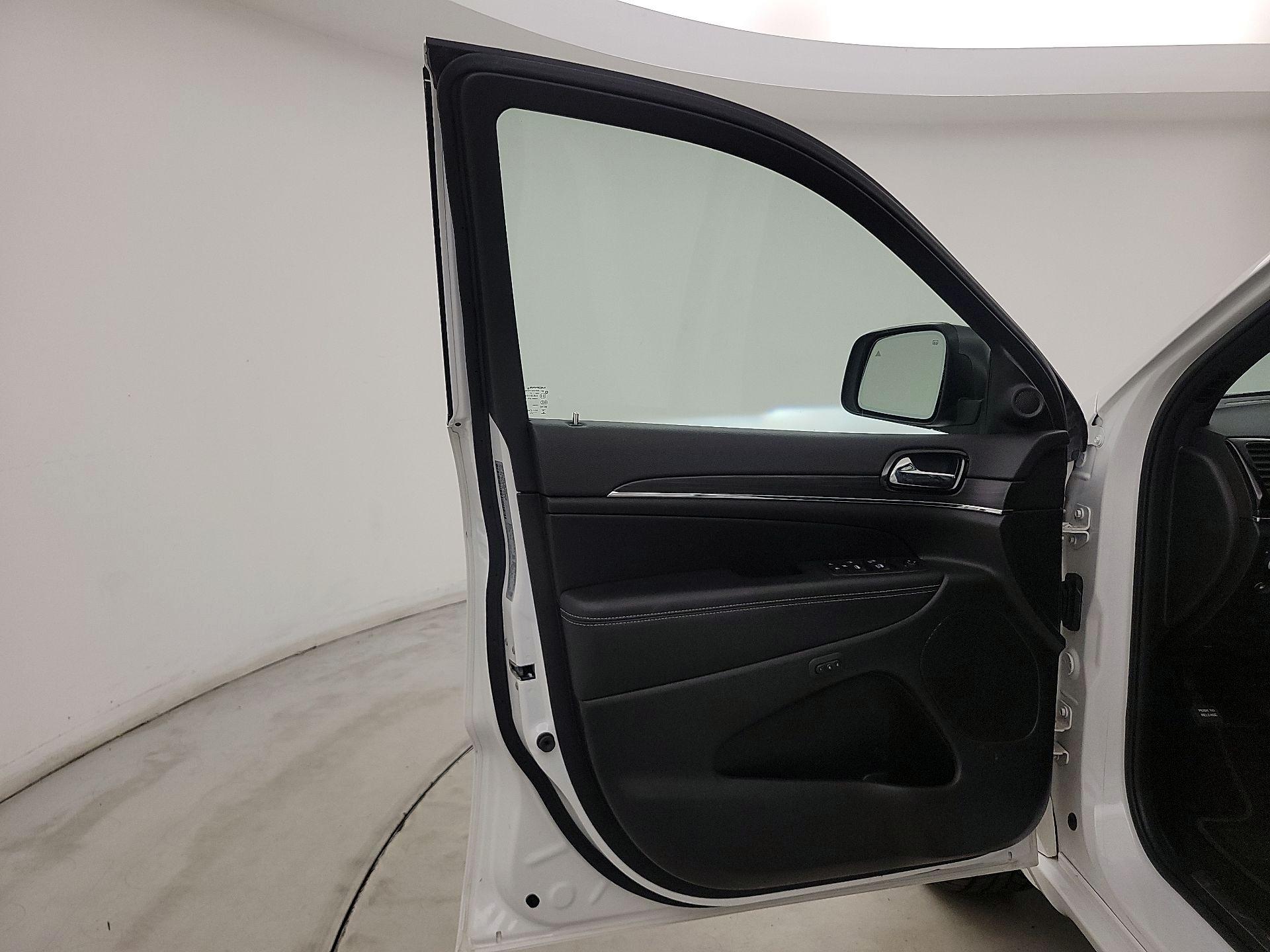 Thumbnail: 2021 Jeep Grand Cherokee - 10