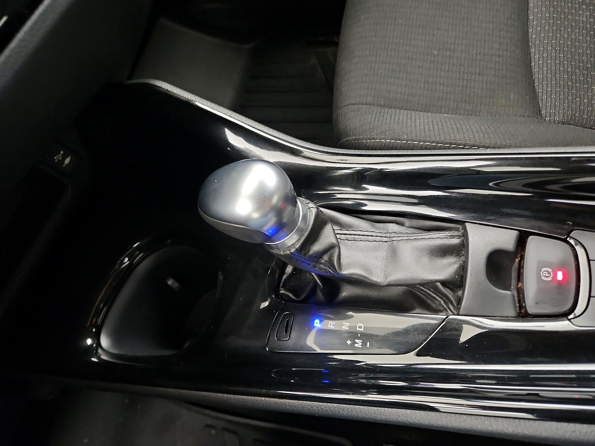 Thumbnail: 2019 Toyota C-HR - 15