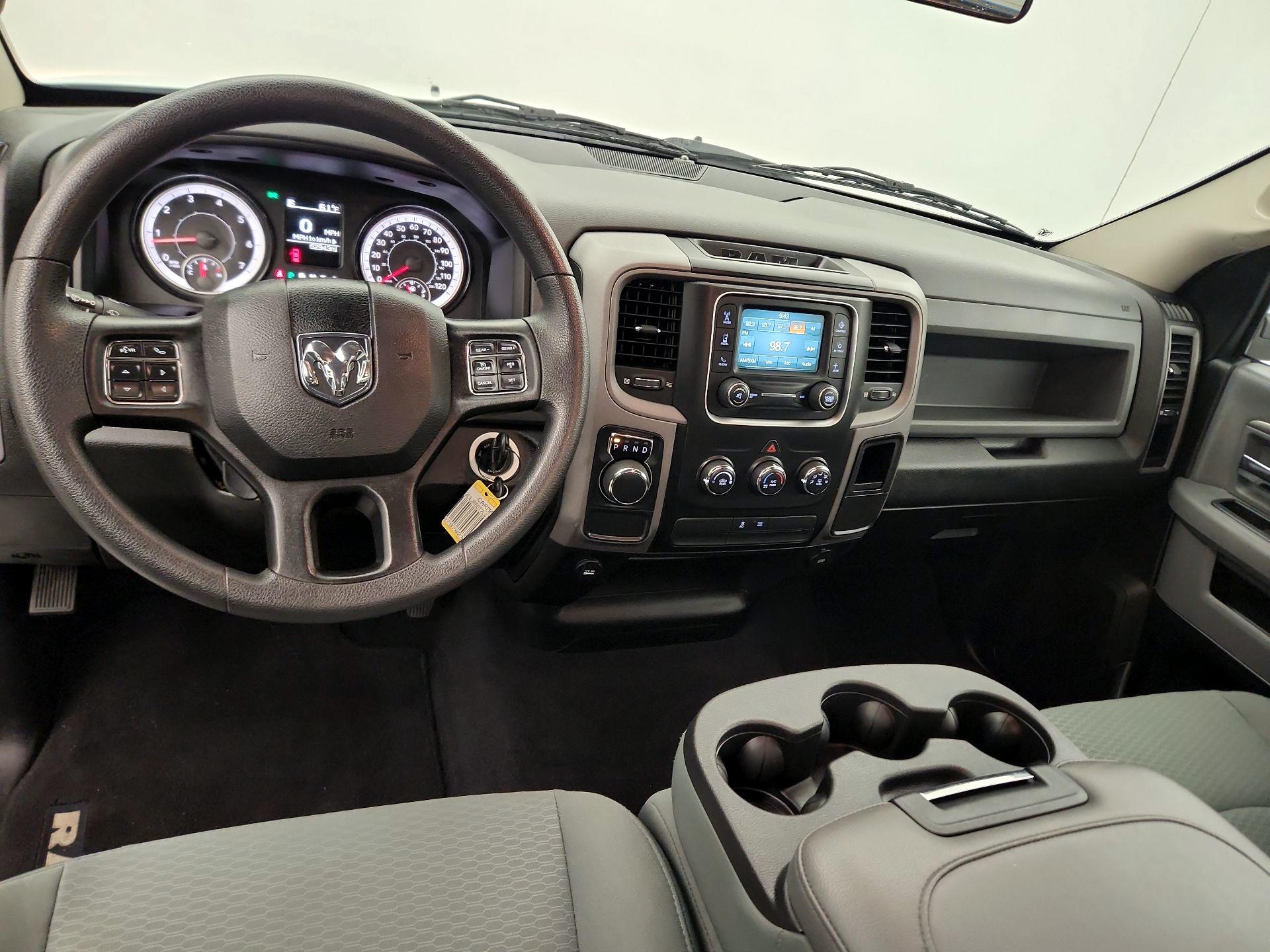 Thumbnail: 2020 RAM 1500 Classic - 9