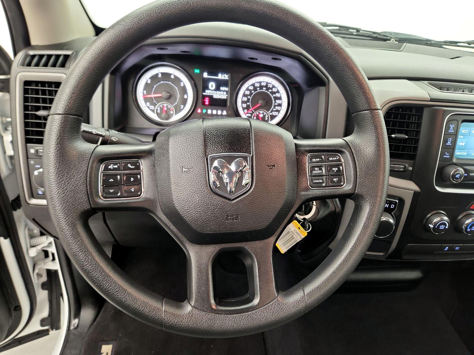 Thumbnail: 2020 RAM 1500 Classic - 10