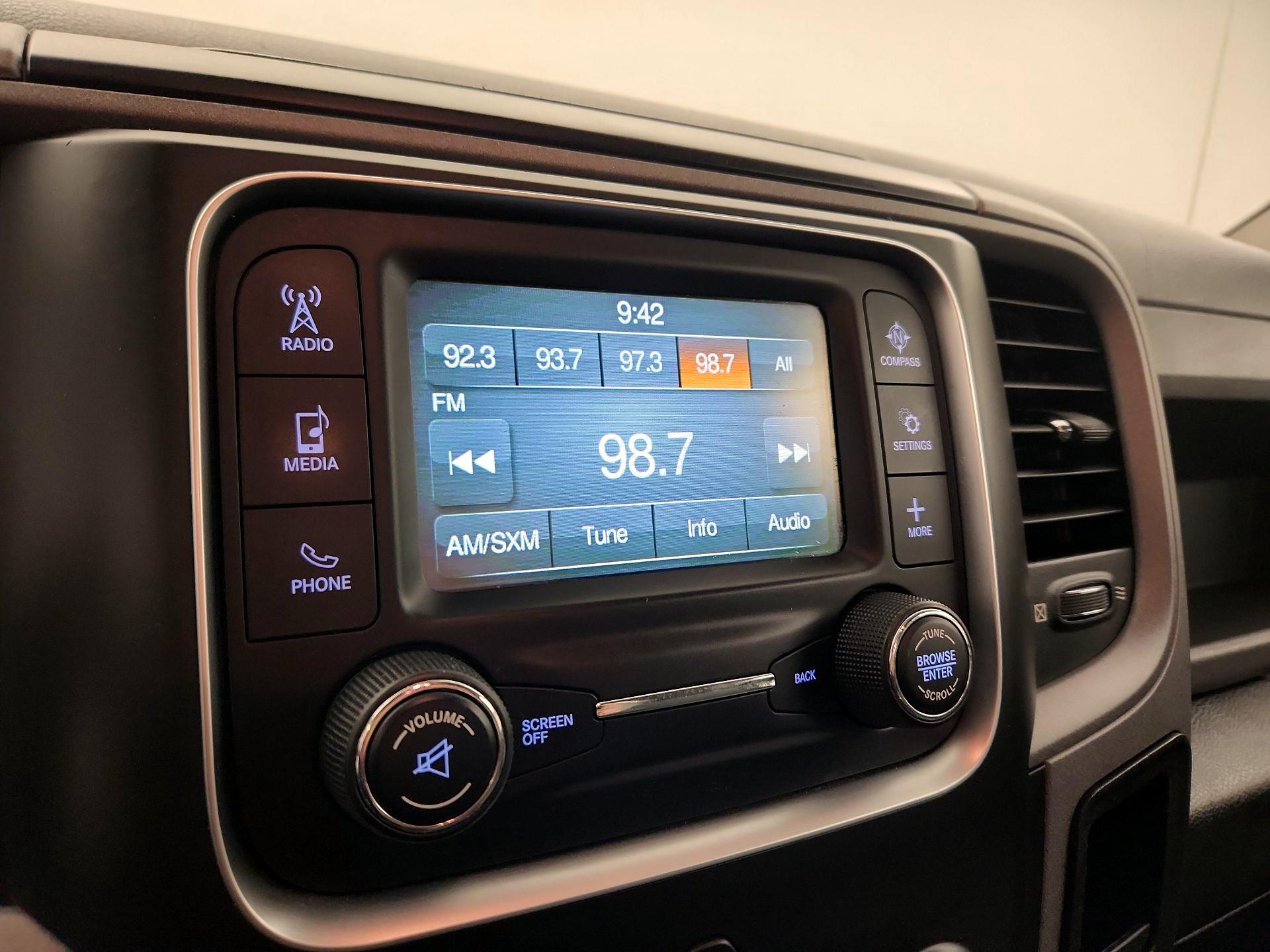 Thumbnail: 2020 RAM 1500 Classic - 15