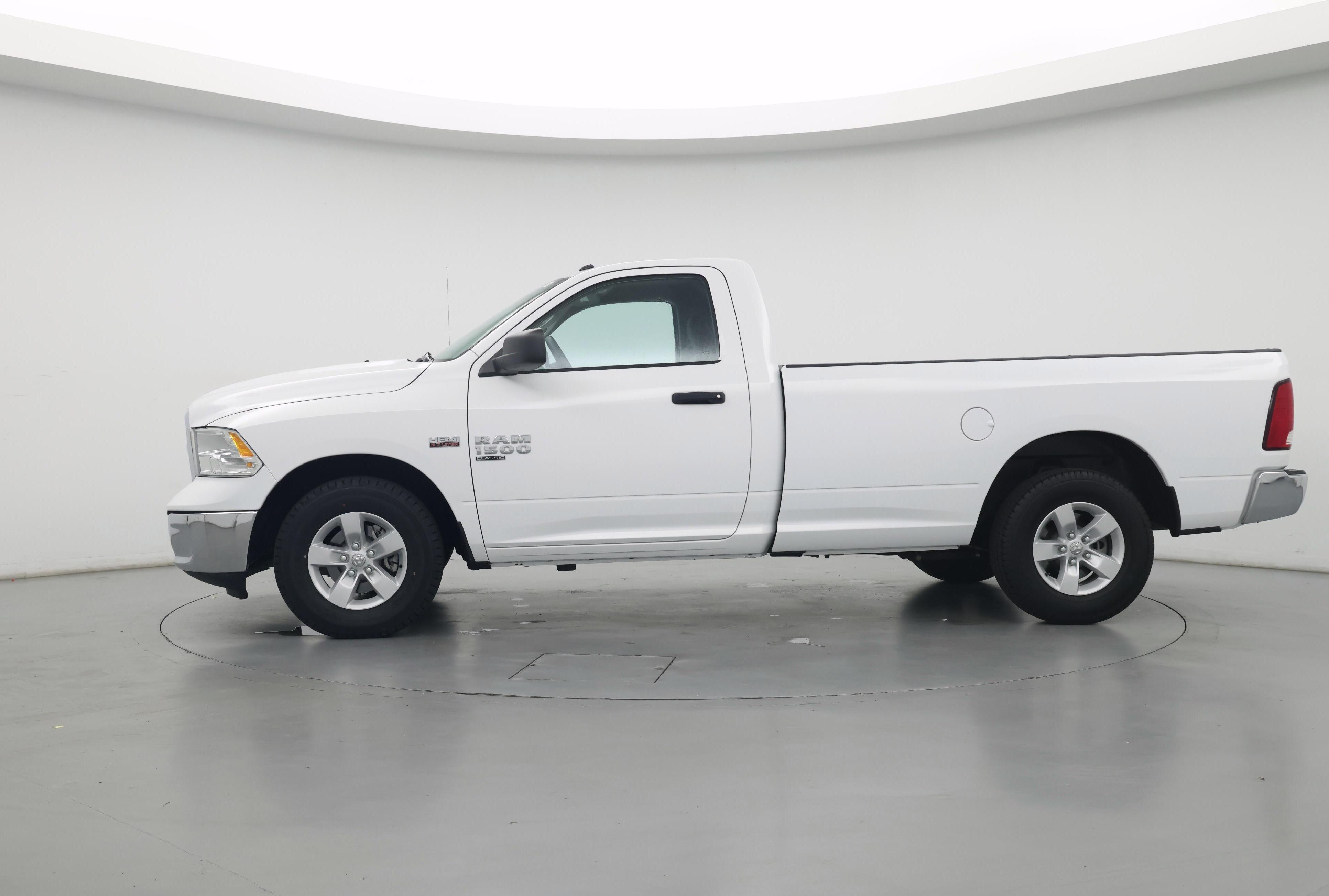 Thumbnail: 2020 RAM 1500 Classic - 3