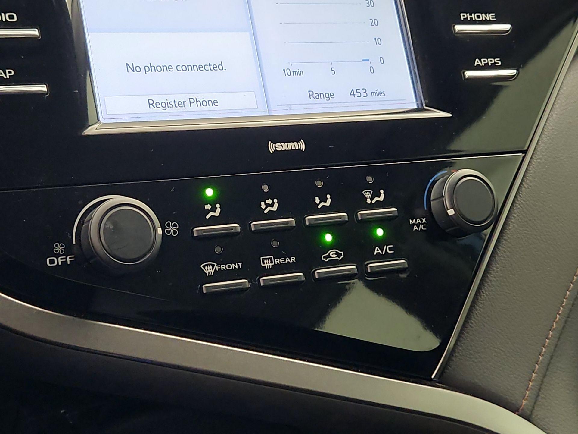 Thumbnail: 2020 Toyota Camry - 16