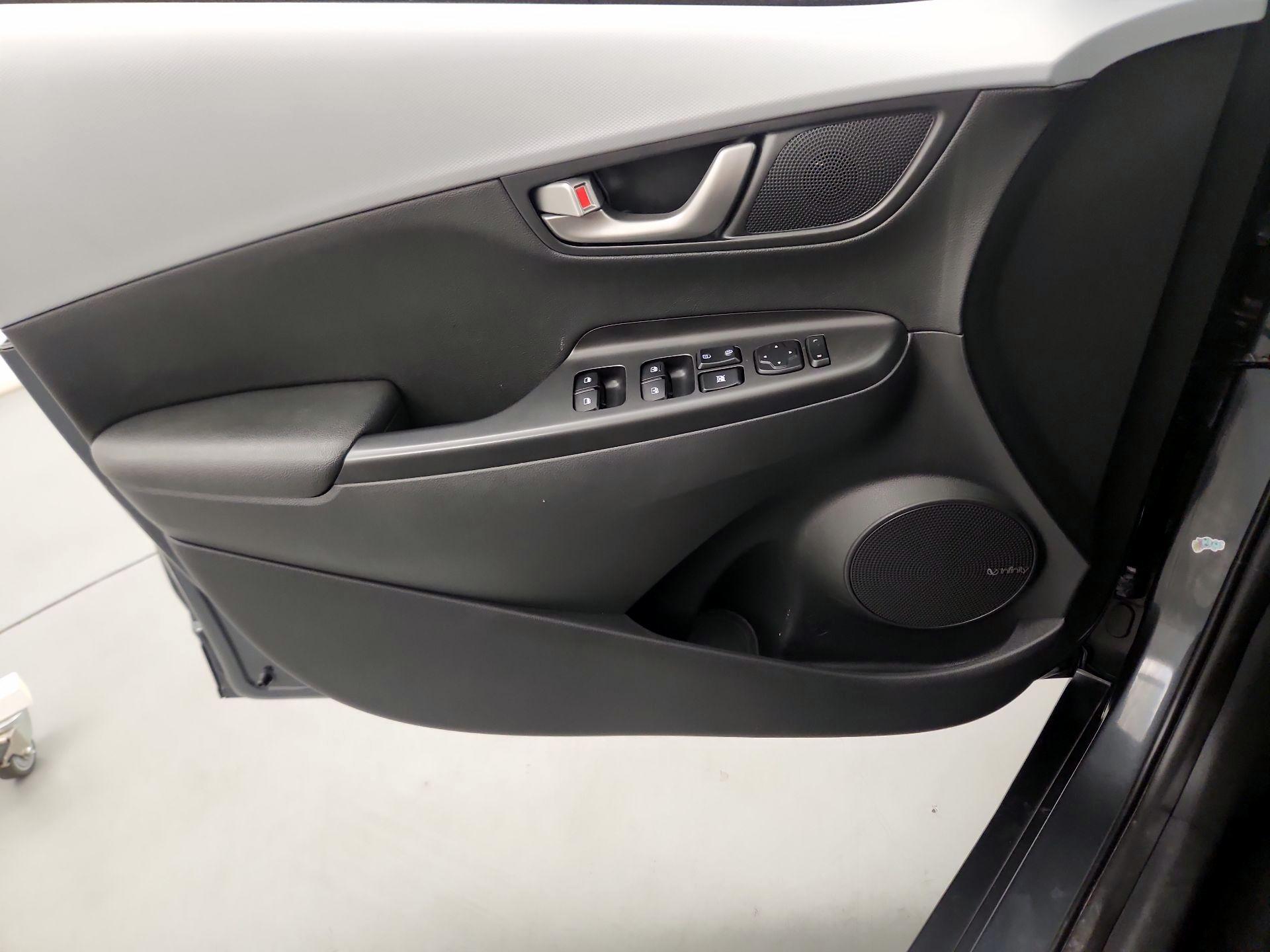 Thumbnail: 2021 Hyundai Kona - 12
