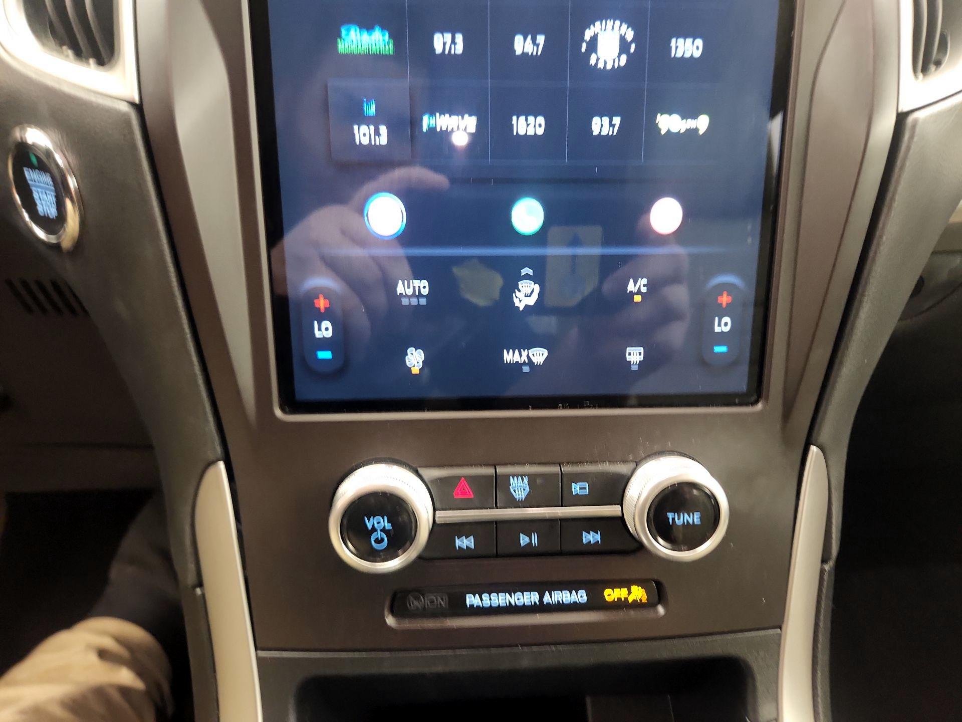 Thumbnail: 2021 Ford Edge - 16