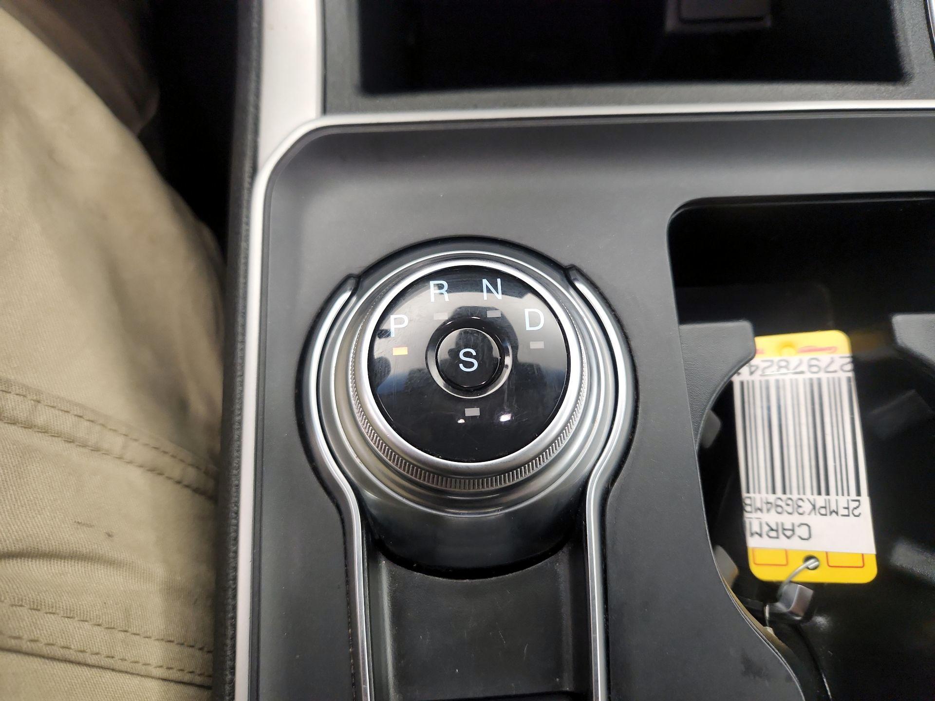 Thumbnail: 2021 Ford Edge - 17