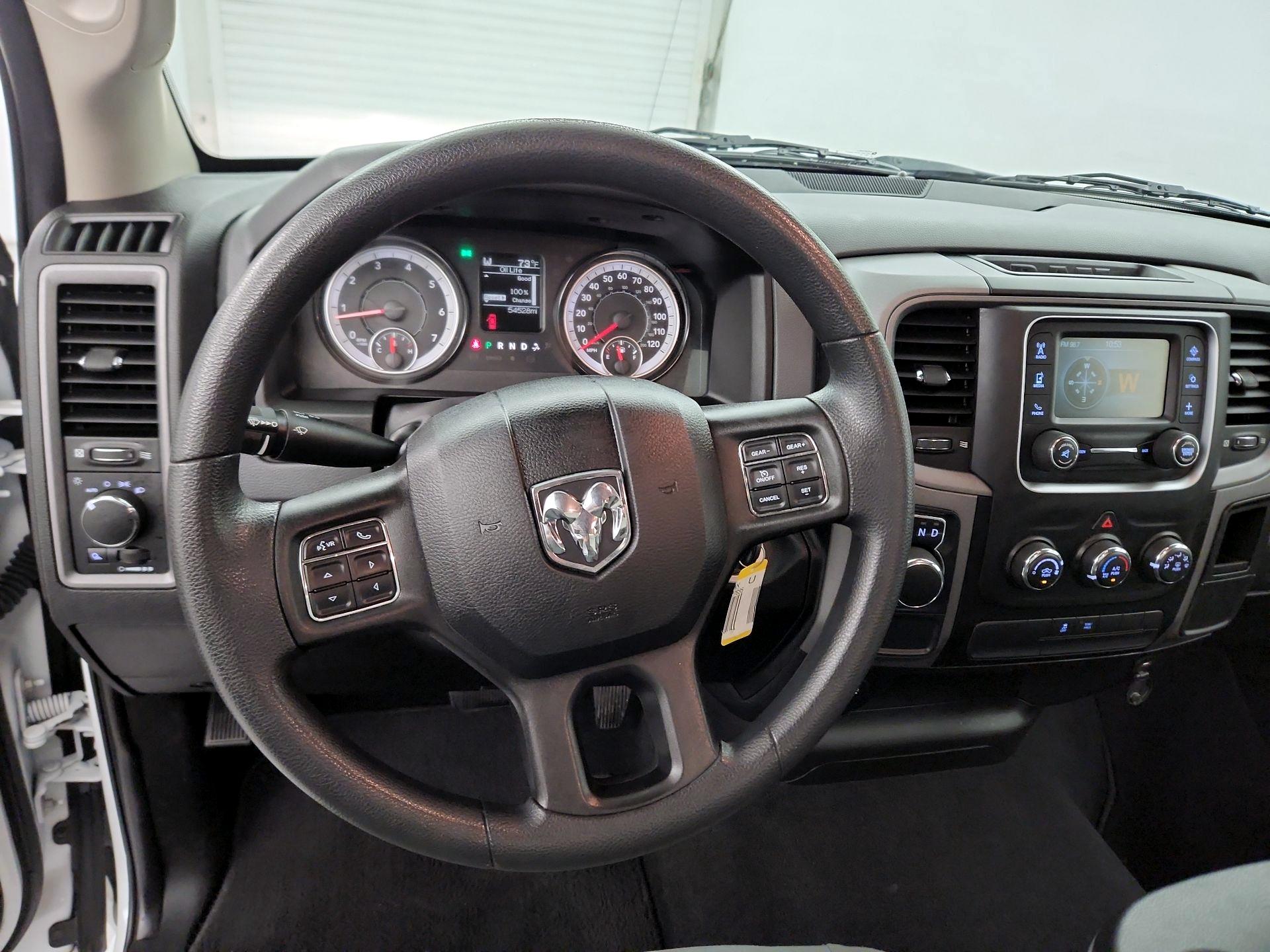 Thumbnail: 2020 RAM 1500 Classic - 10