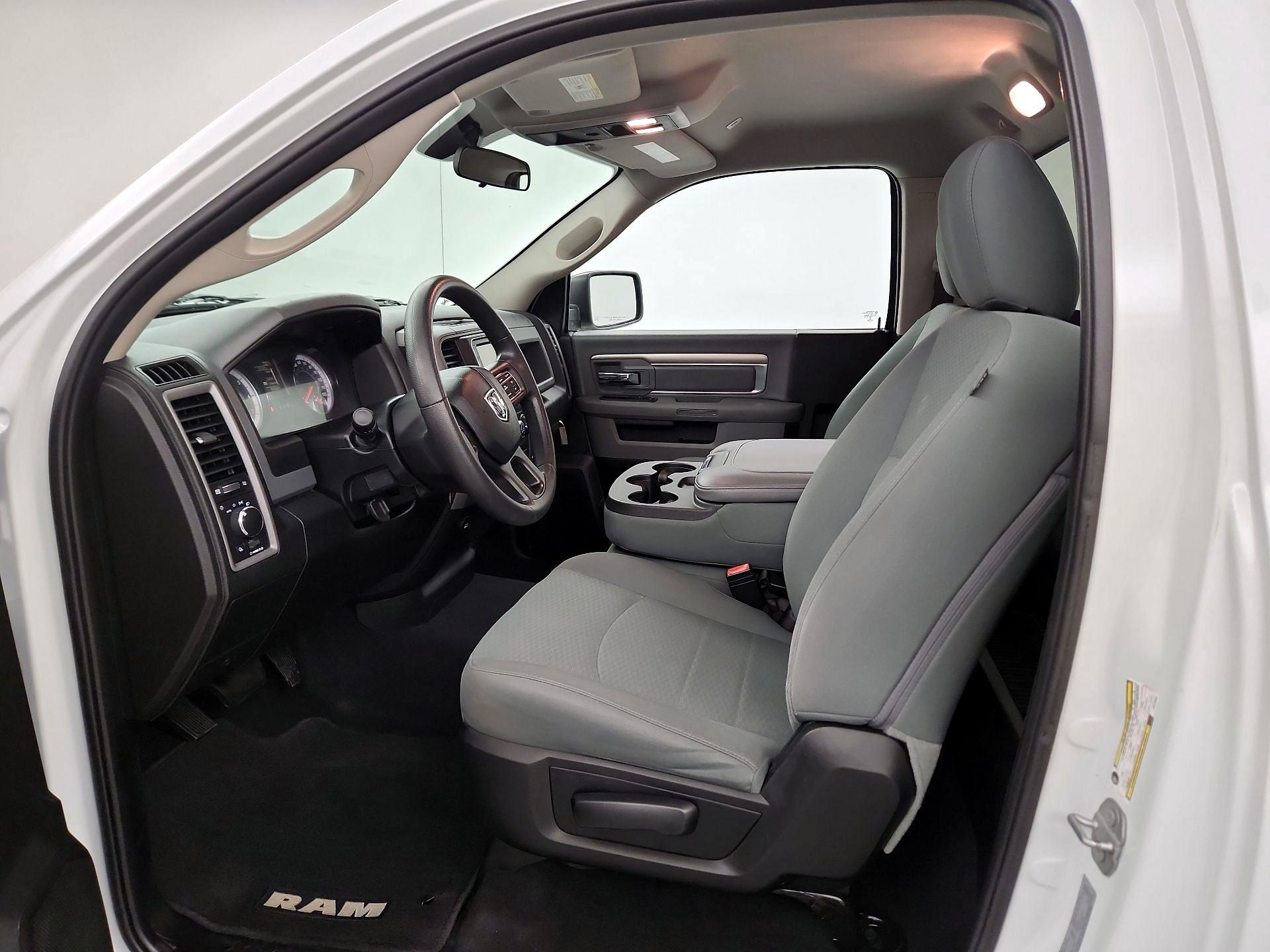 Thumbnail: 2020 RAM 1500 Classic - 11