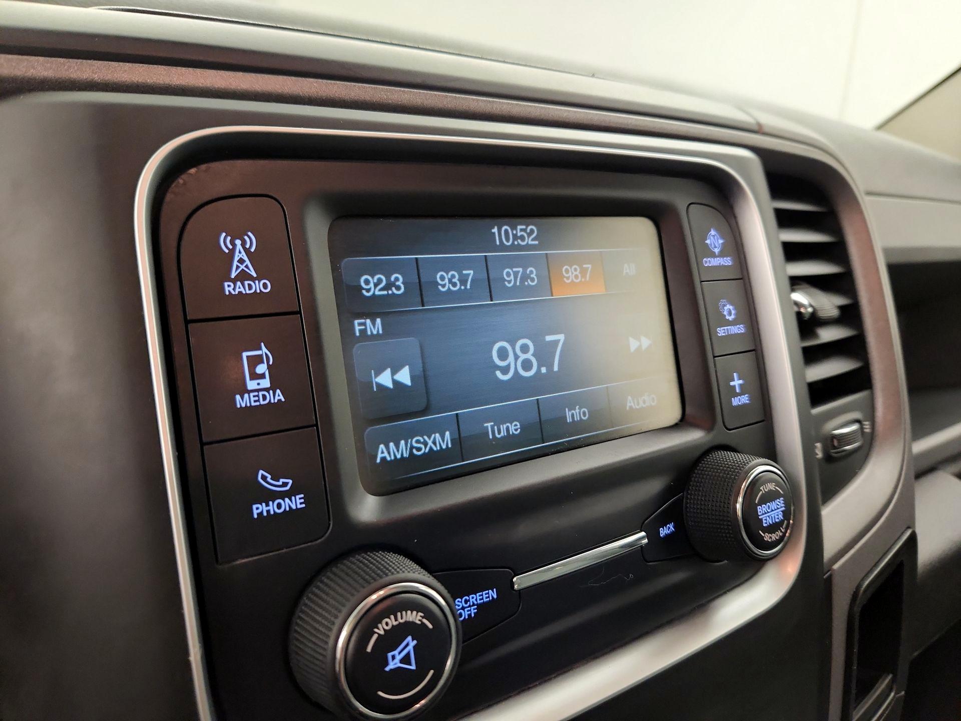 Thumbnail: 2020 RAM 1500 Classic - 15
