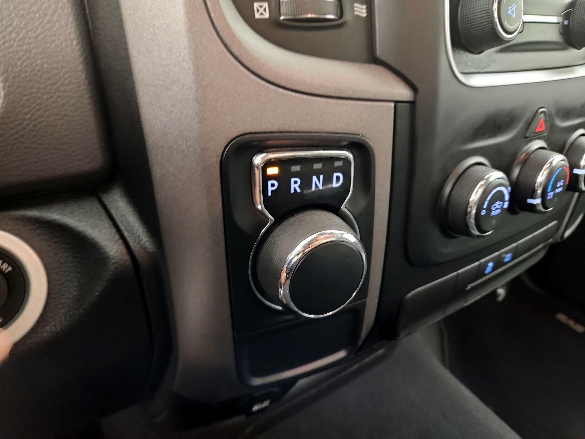 Thumbnail: 2020 RAM 1500 Classic - 17
