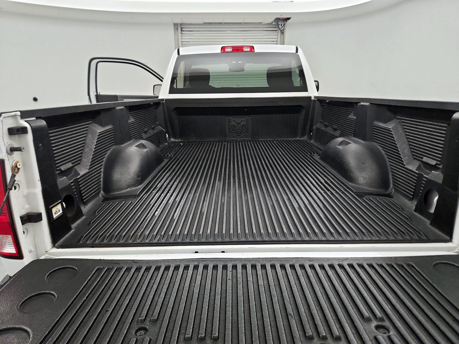 Thumbnail: 2020 RAM 1500 Classic - 19