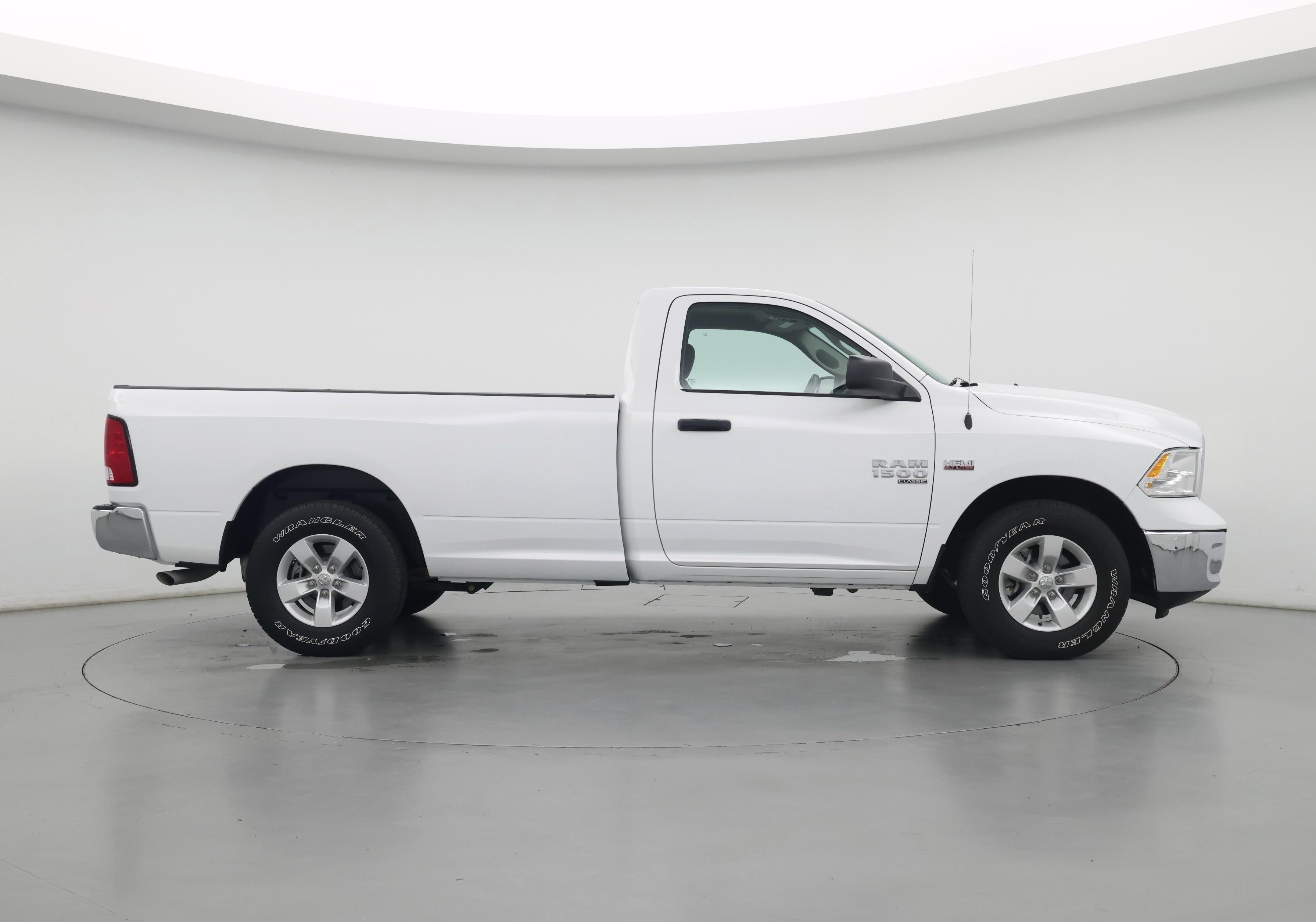 Thumbnail: 2020 RAM 1500 Classic - 7