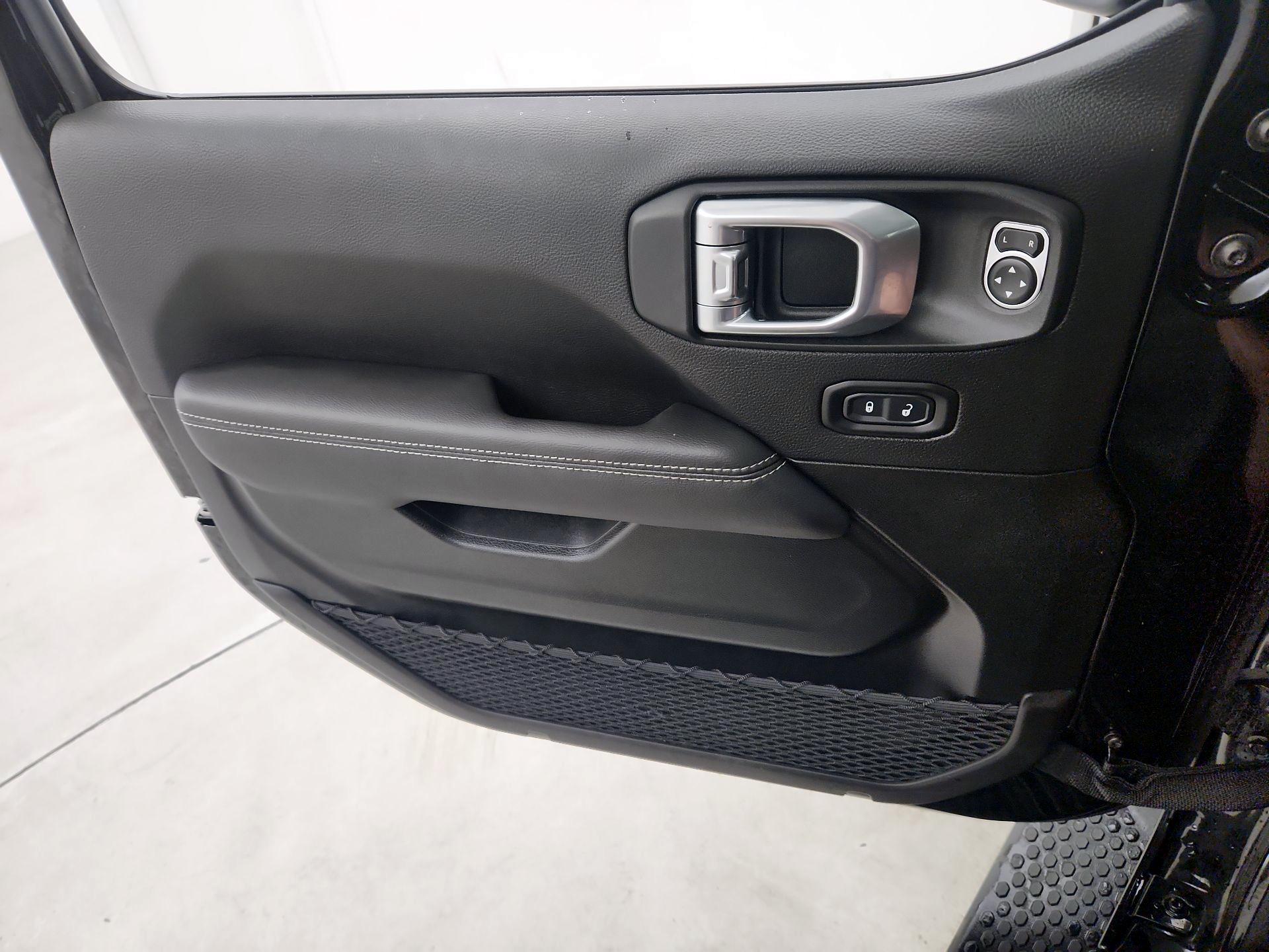 Thumbnail: 2022 Jeep Wrangler - 12