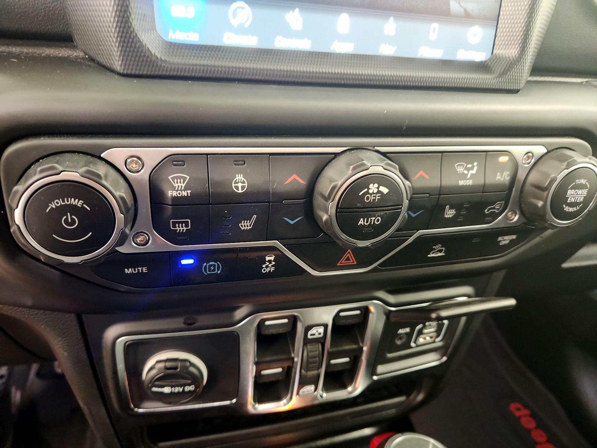 Thumbnail: 2022 Jeep Wrangler - 17