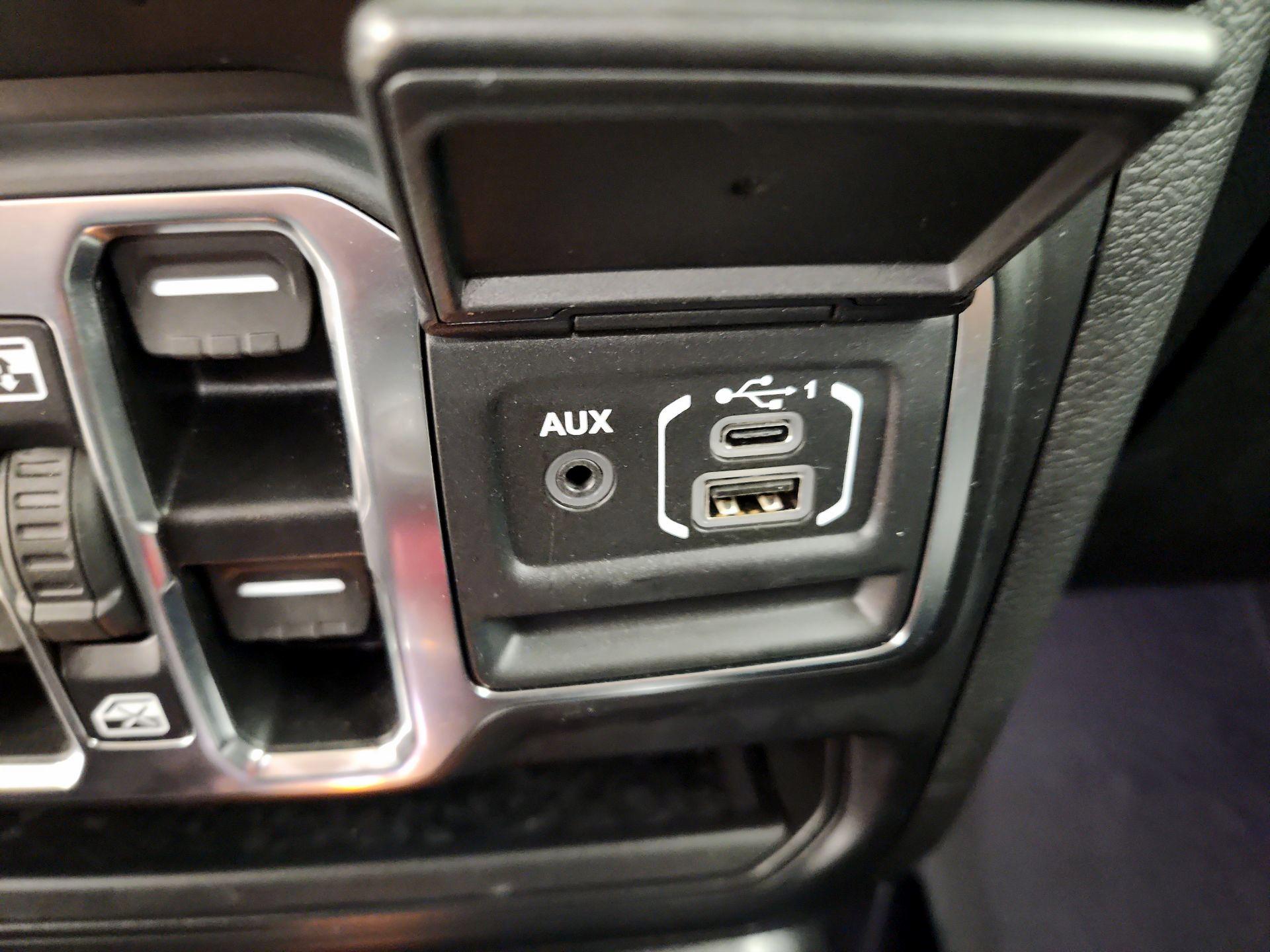 Thumbnail: 2022 Jeep Wrangler - 19