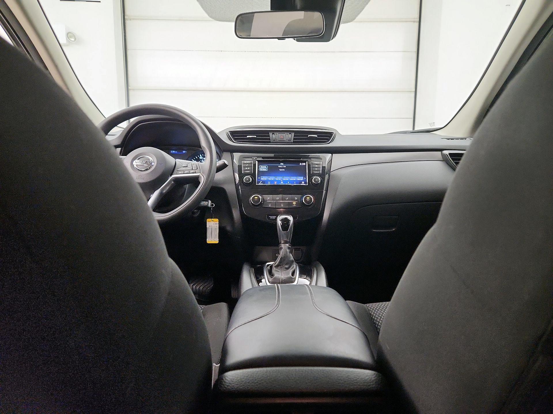 Thumbnail: 2020 Nissan Rogue Sport - 9