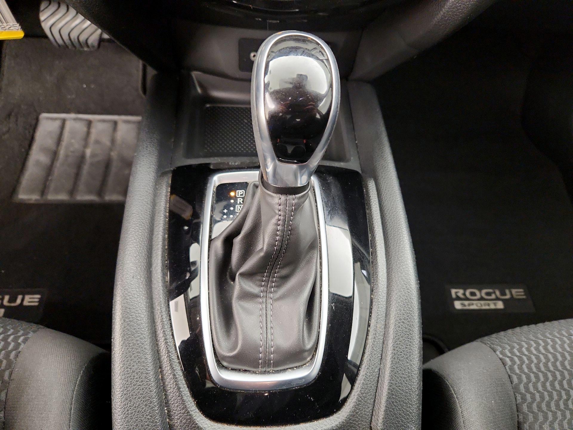 Thumbnail: 2020 Nissan Rogue Sport - 17