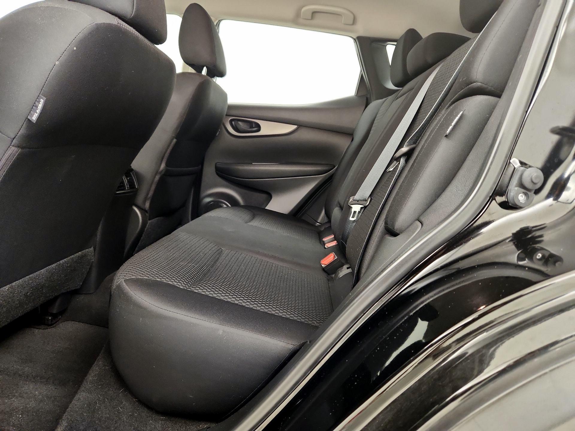 Thumbnail: 2020 Nissan Rogue Sport - 19