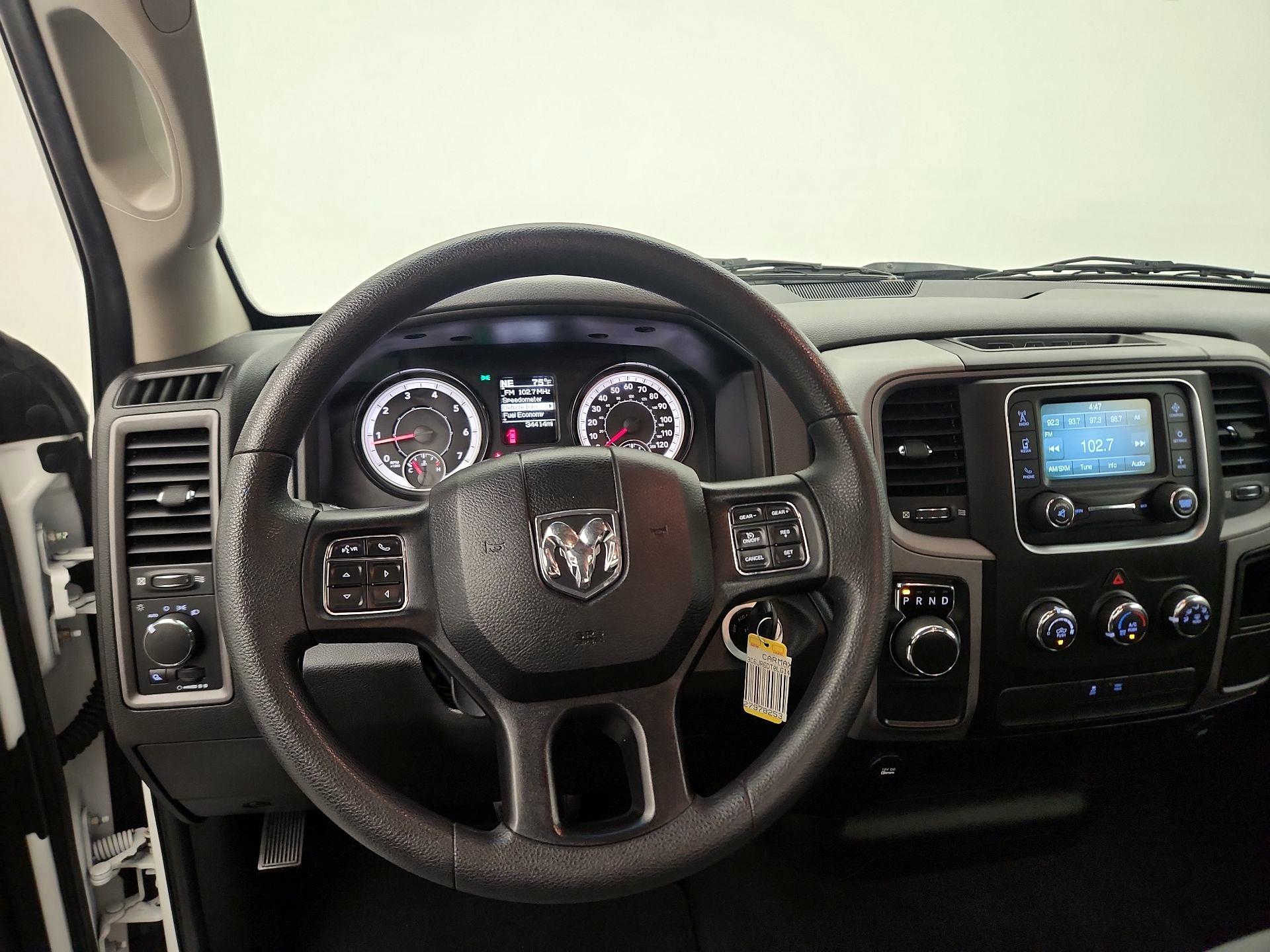 Thumbnail: 2020 RAM 1500 Classic - 10