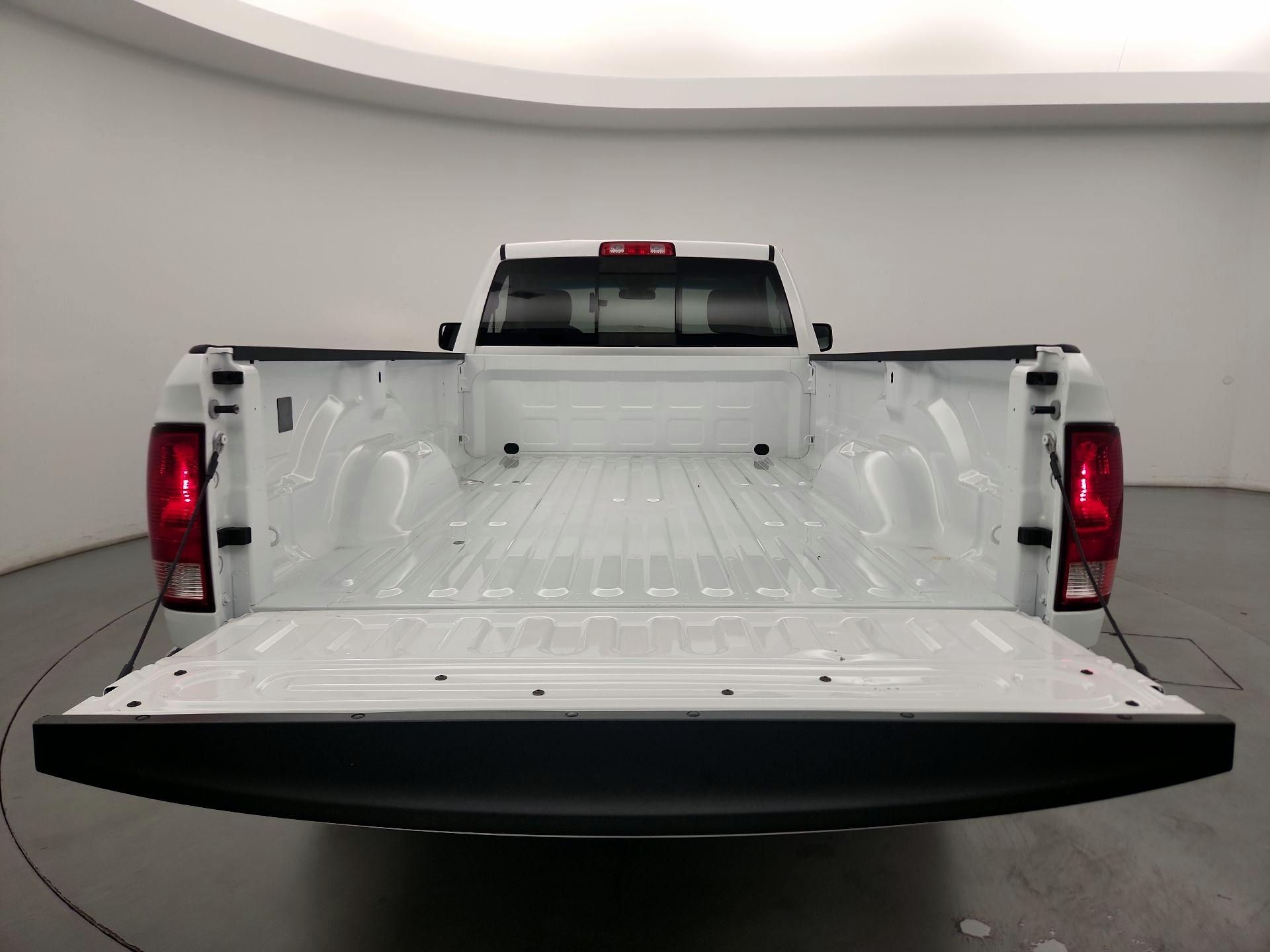 Thumbnail: 2020 RAM 1500 Classic - 19