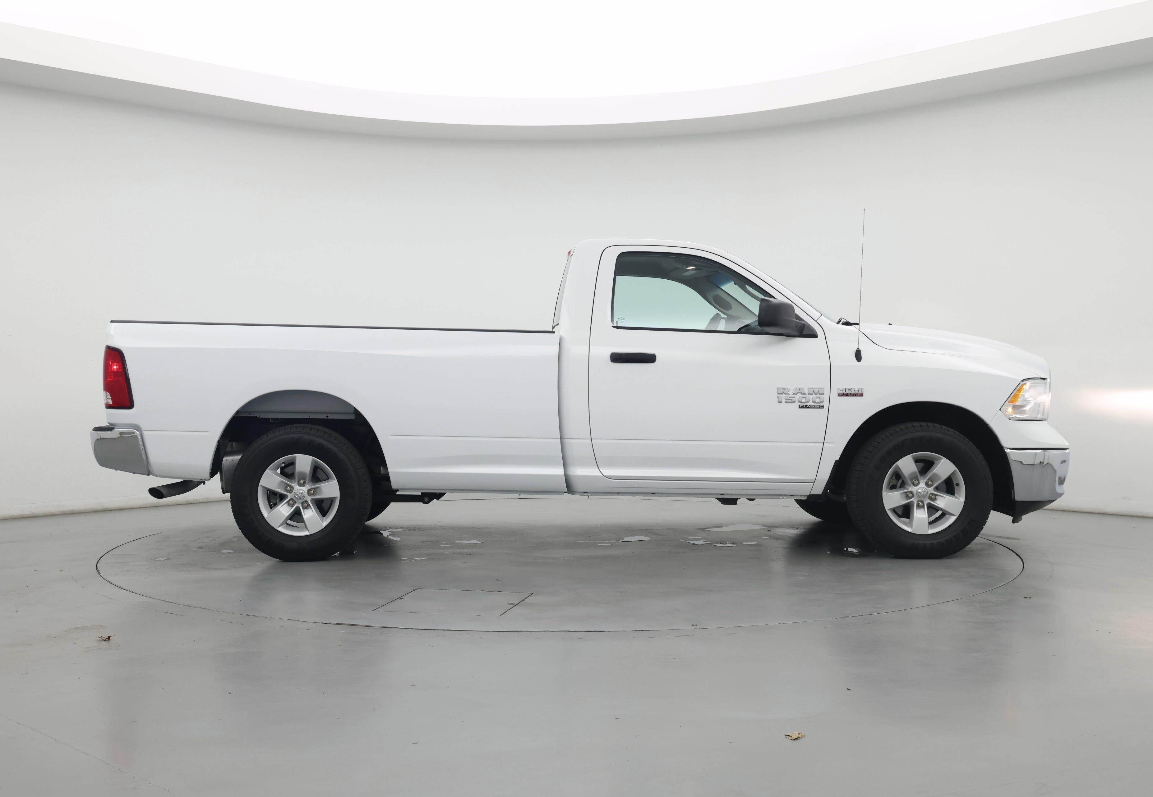 Thumbnail: 2020 RAM 1500 Classic - 7