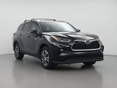 Black 2021 Toyota Highlander Hybrid XLE
