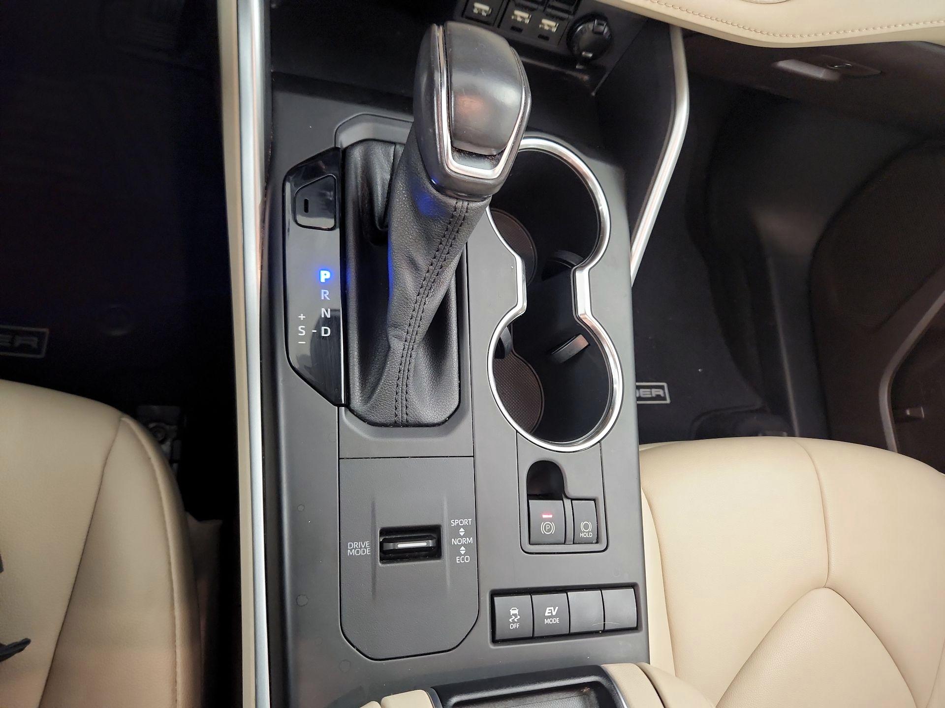 Thumbnail: 2021 Toyota Highlander - 17