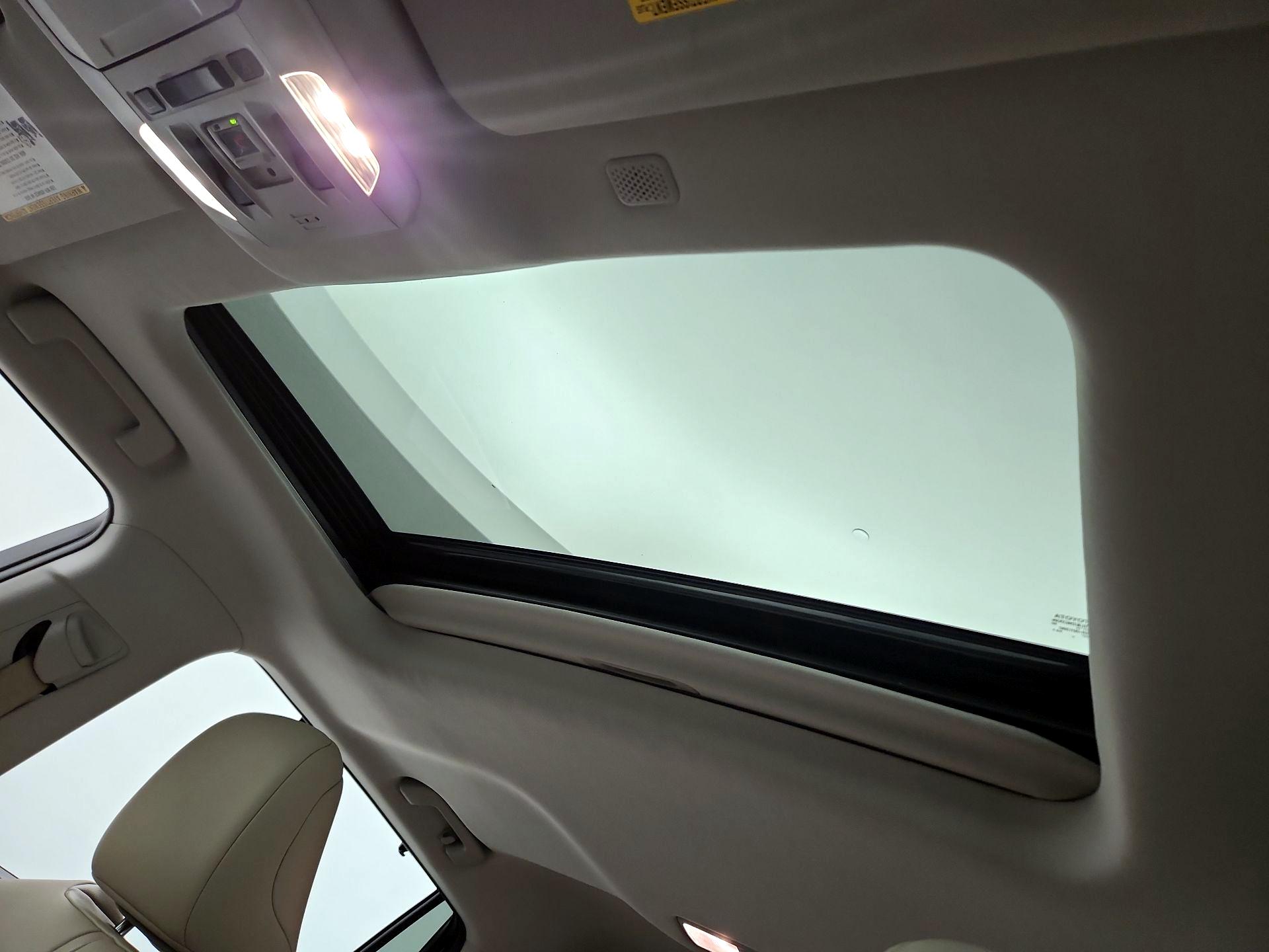 Thumbnail: 2021 Toyota Highlander - 19