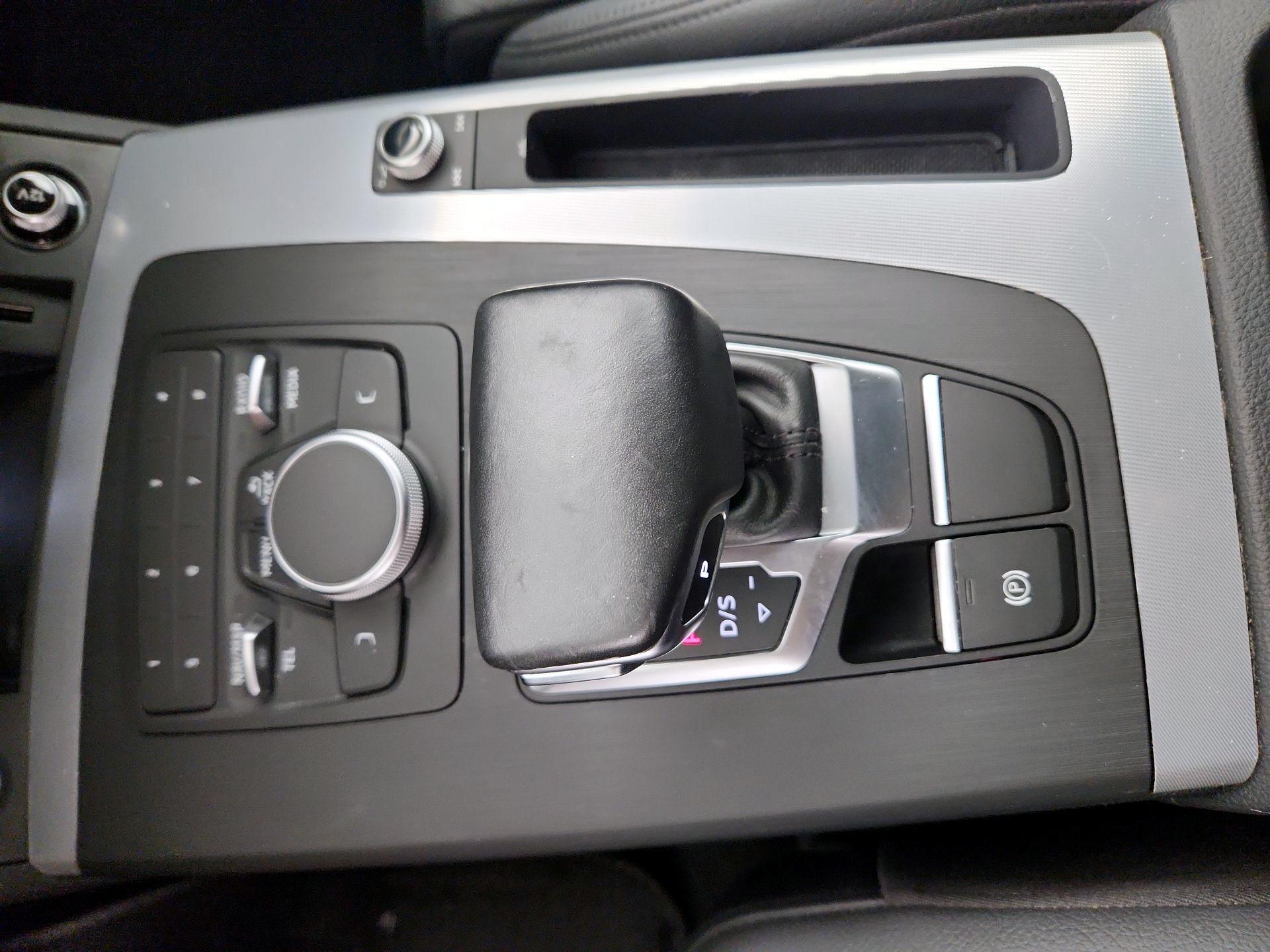 Thumbnail: 2020 Audi Q5 - 17