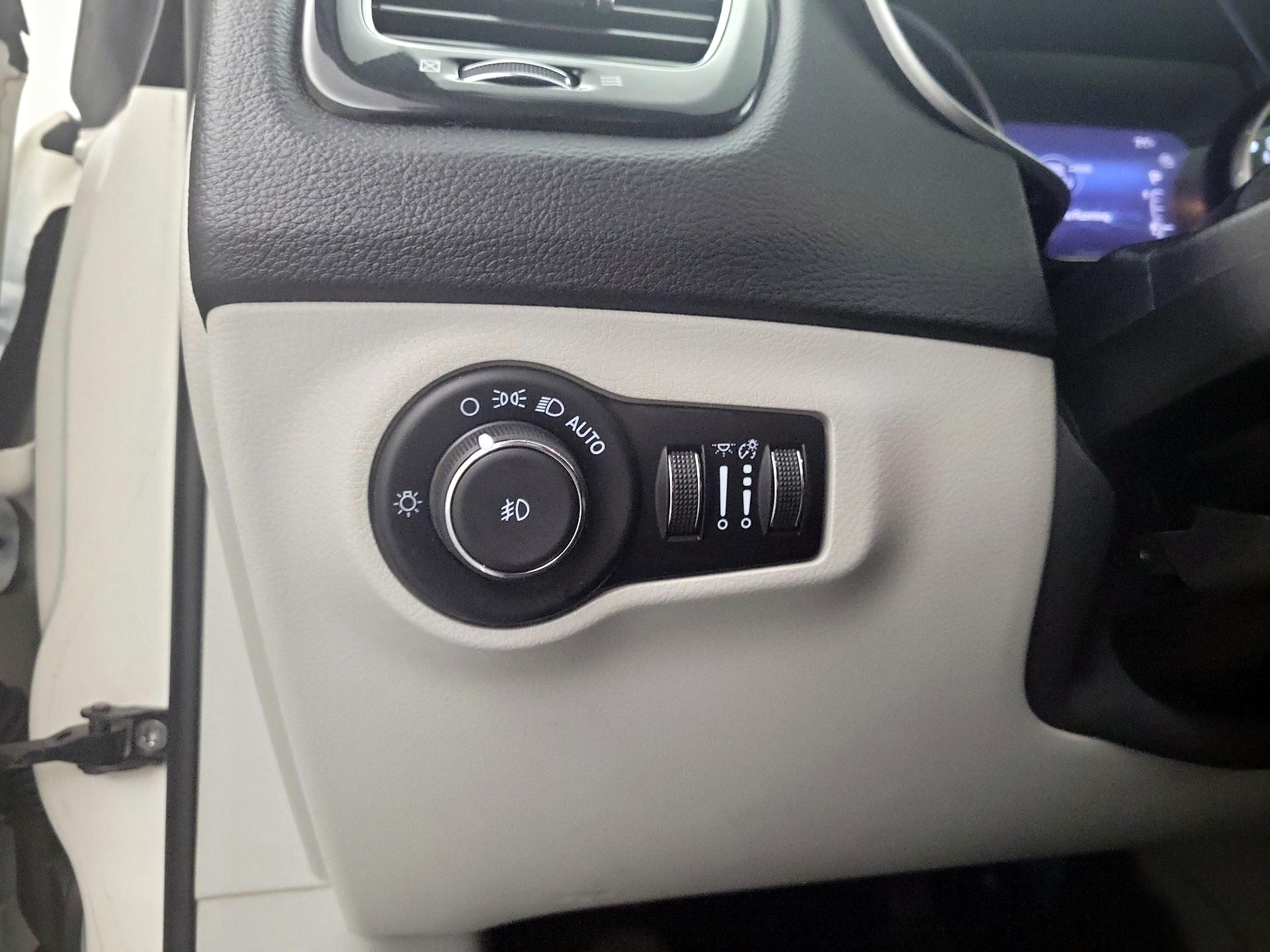 Thumbnail: 2021 Jeep Compass - 13