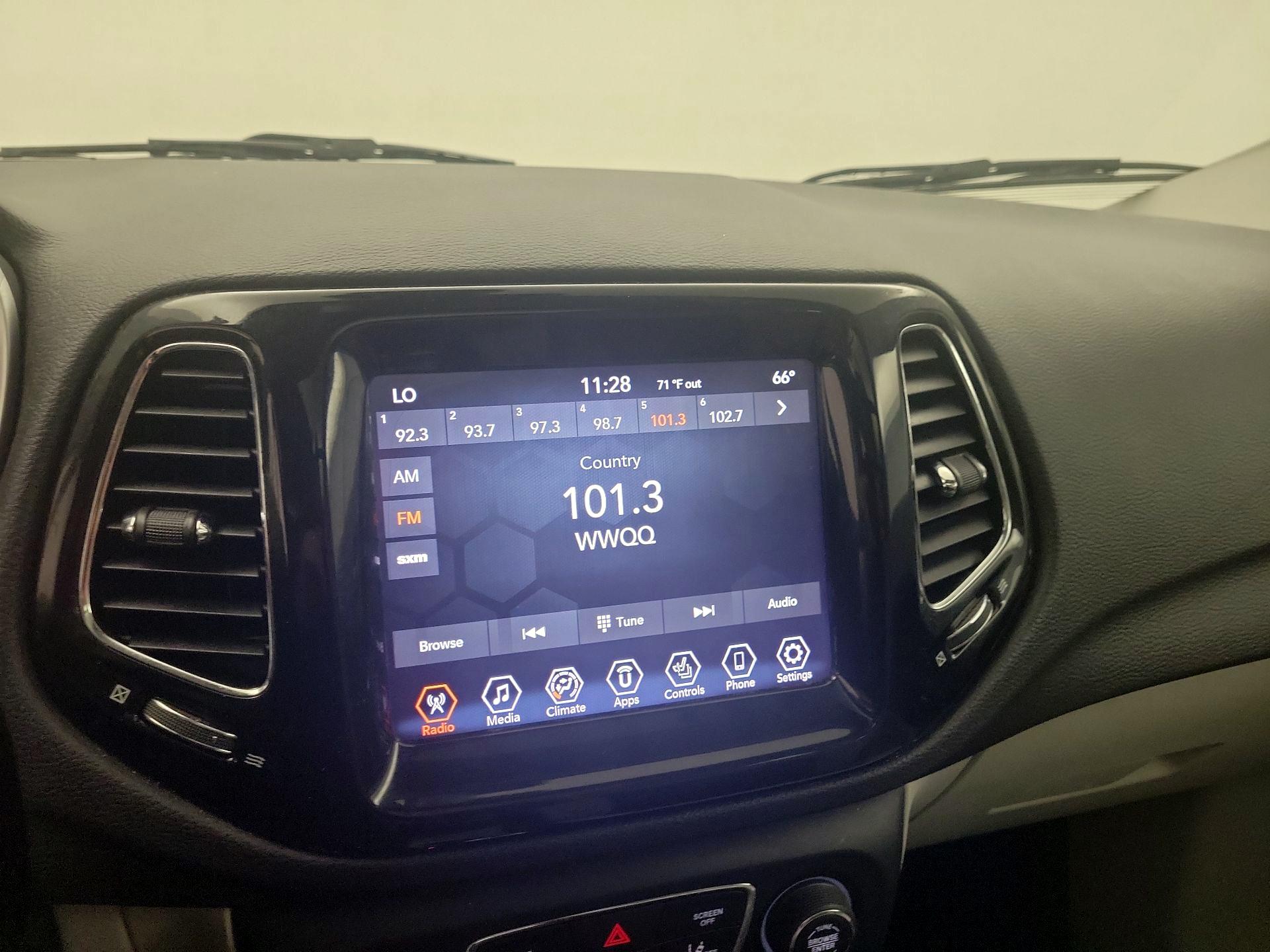 Thumbnail: 2021 Jeep Compass - 15