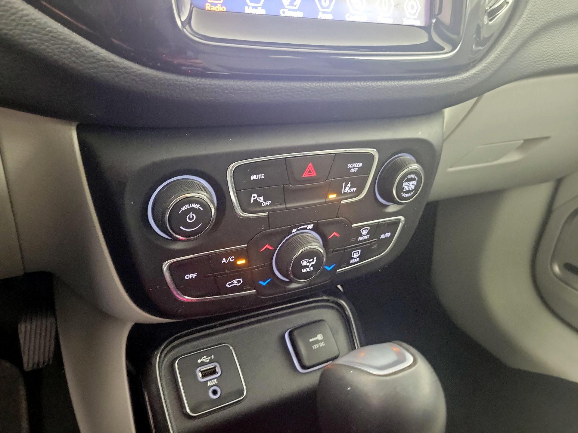 Thumbnail: 2021 Jeep Compass - 16