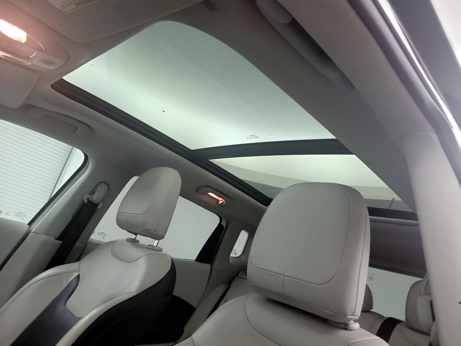 Thumbnail: 2021 Jeep Compass - 19