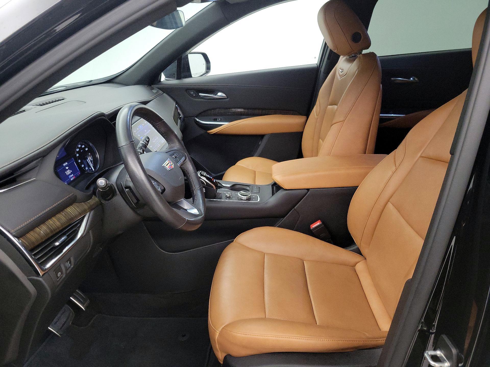 Thumbnail: 2023 Cadillac XT4 - 11