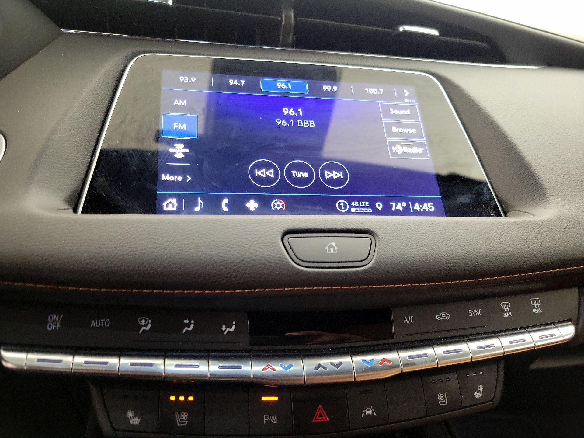 Thumbnail: 2023 Cadillac XT4 - 16