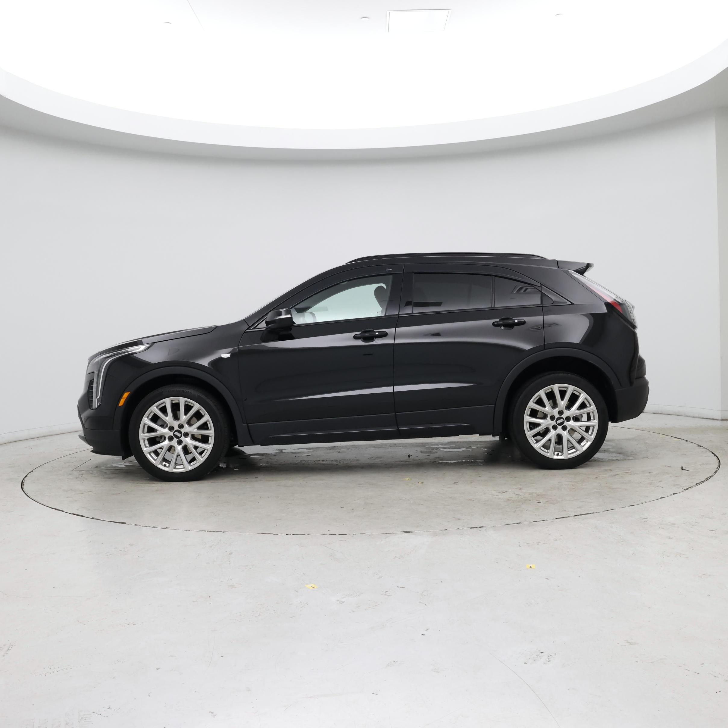 Thumbnail: 2023 Cadillac XT4 - 3
