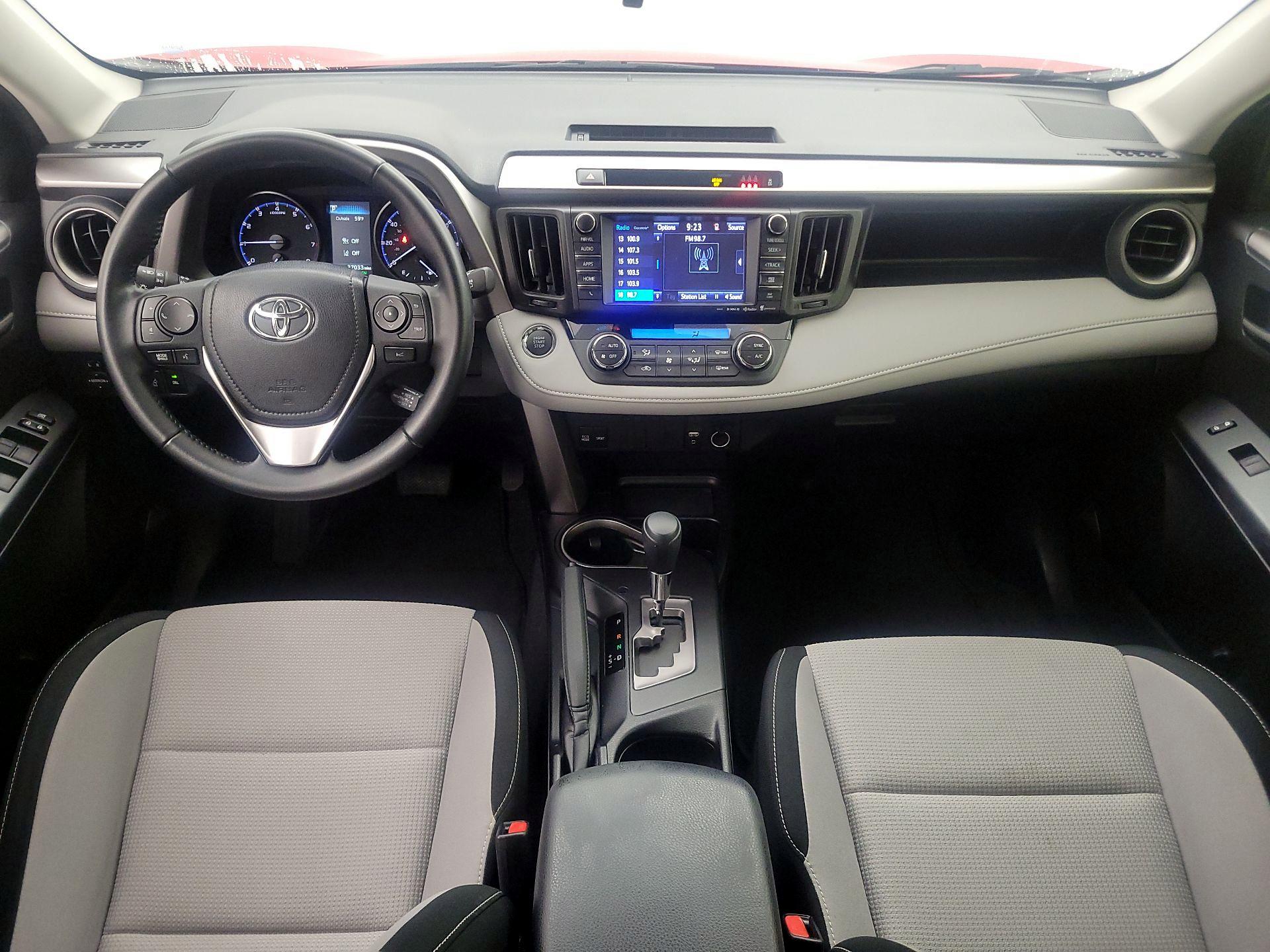 Thumbnail: 2017 Toyota RAV4 - 9