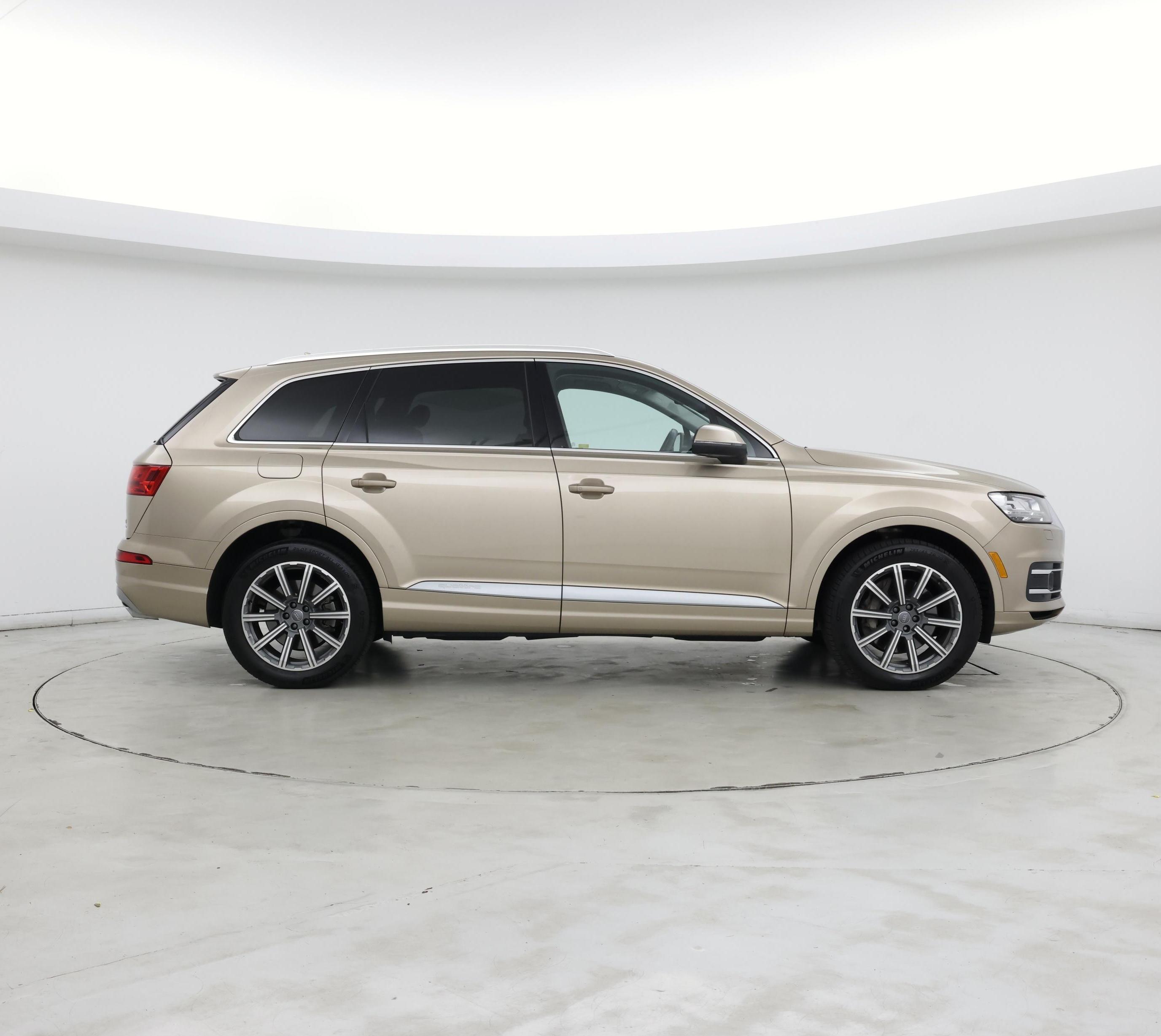 Thumbnail: 2018 Audi Q7 - 7