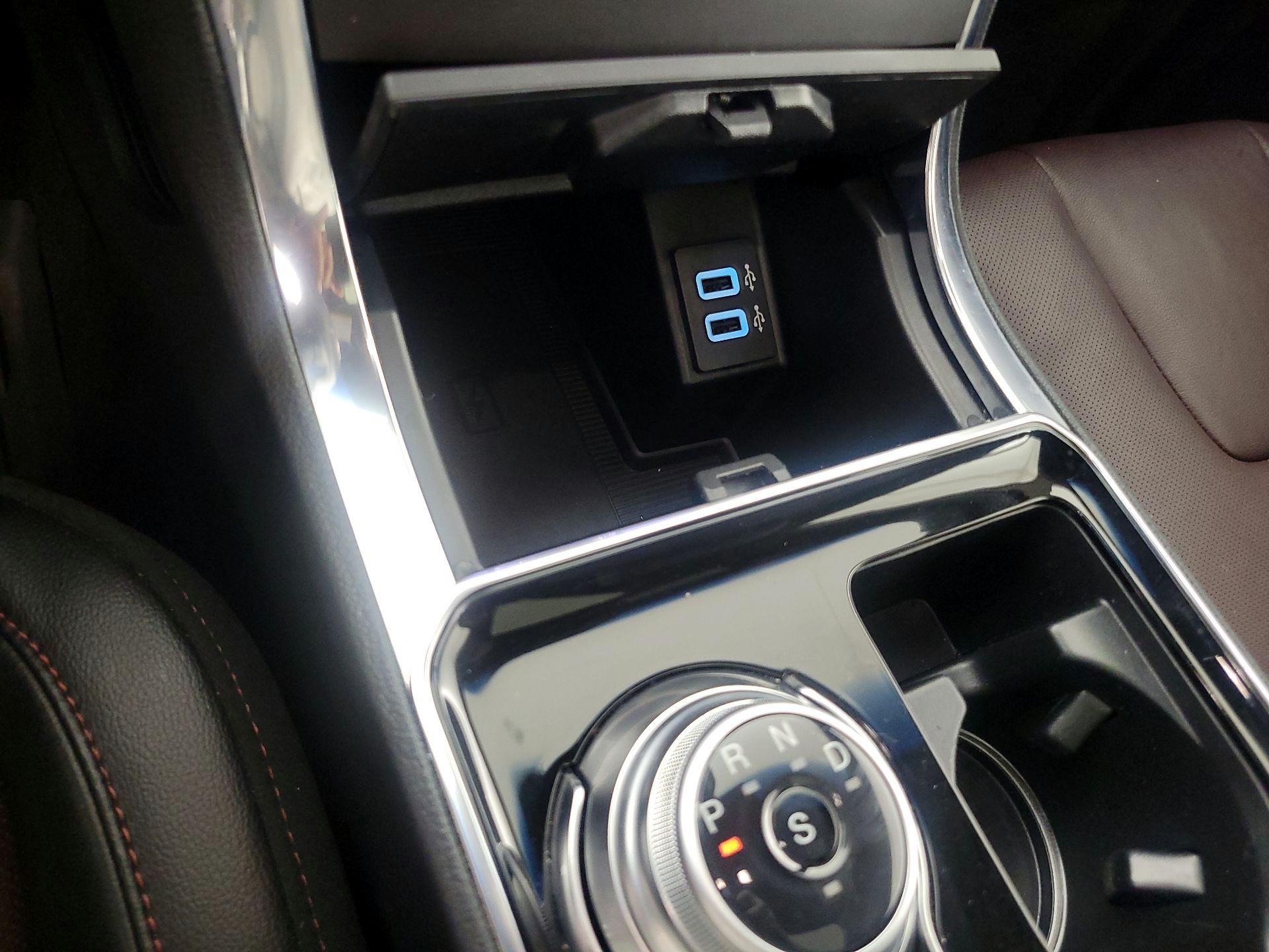 Thumbnail: 2020 Ford Edge - 19
