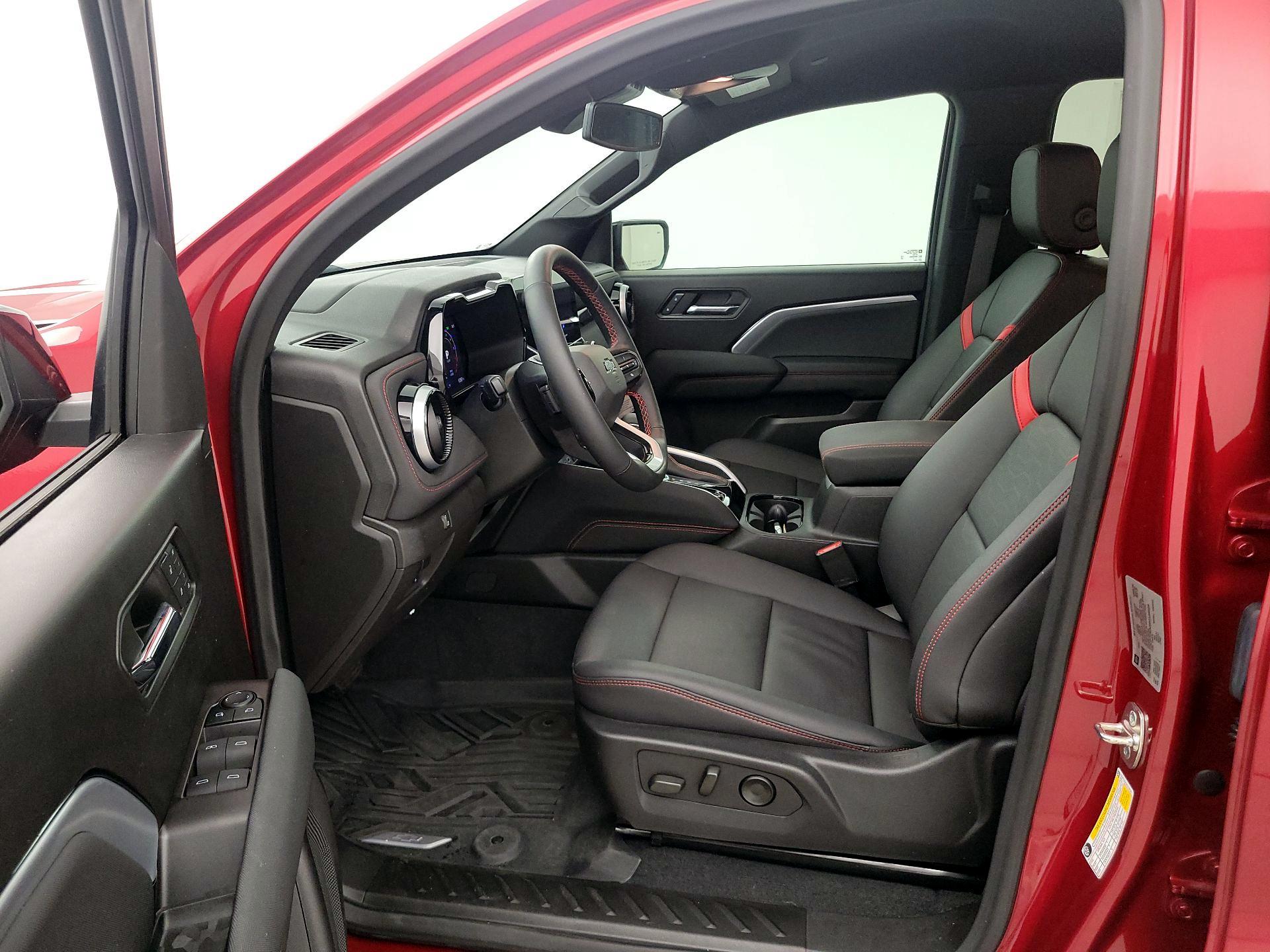Thumbnail: 2024 Chevrolet Colorado - 11