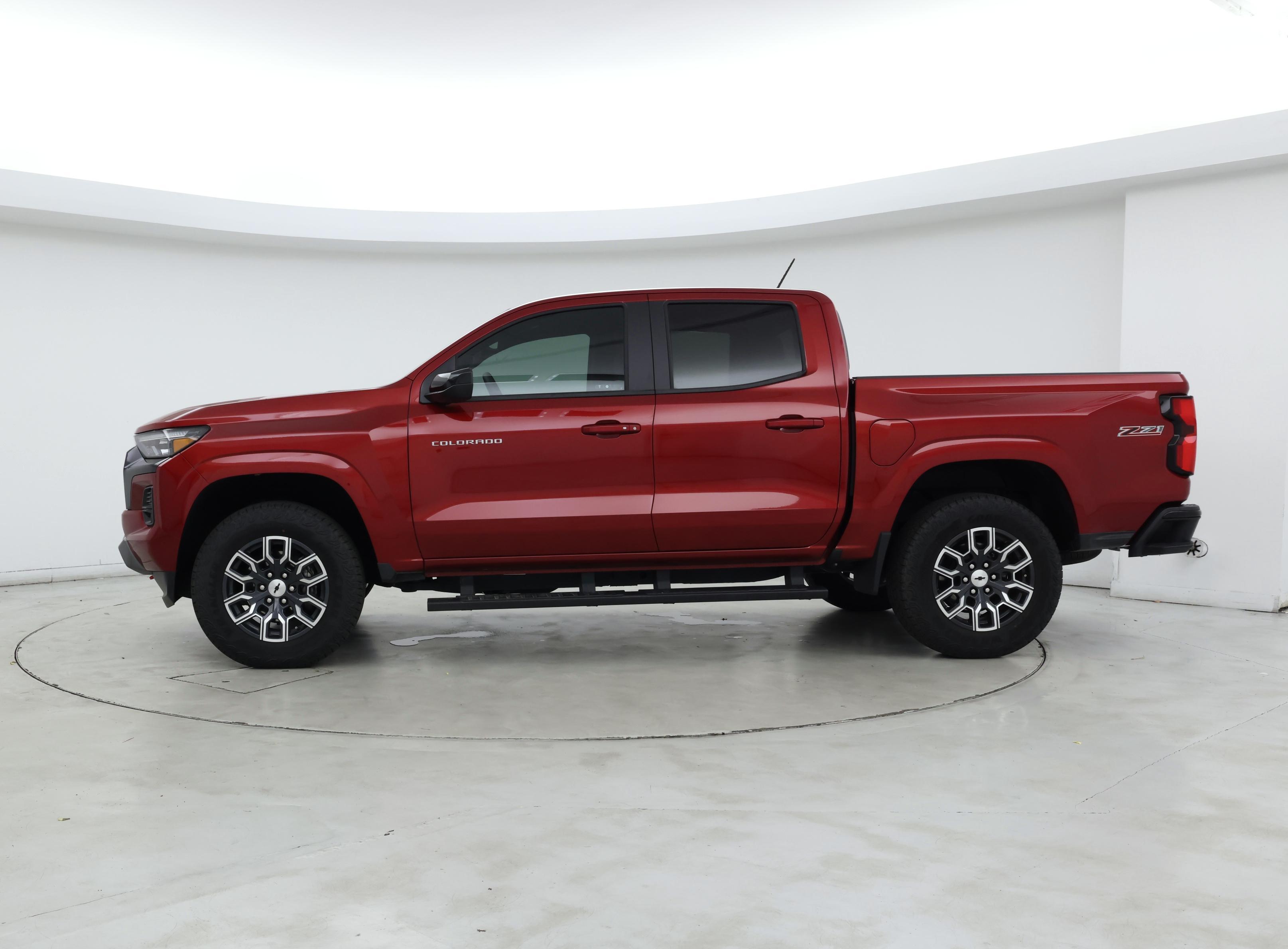 Thumbnail: 2024 Chevrolet Colorado - 3