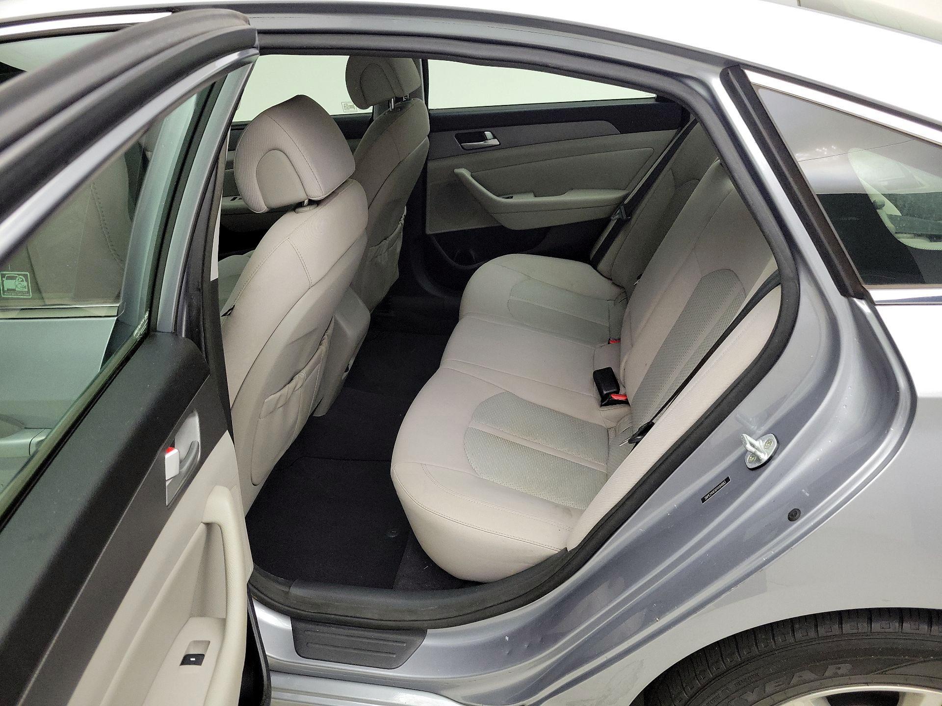 Thumbnail: 2015 Hyundai Sonata - 19
