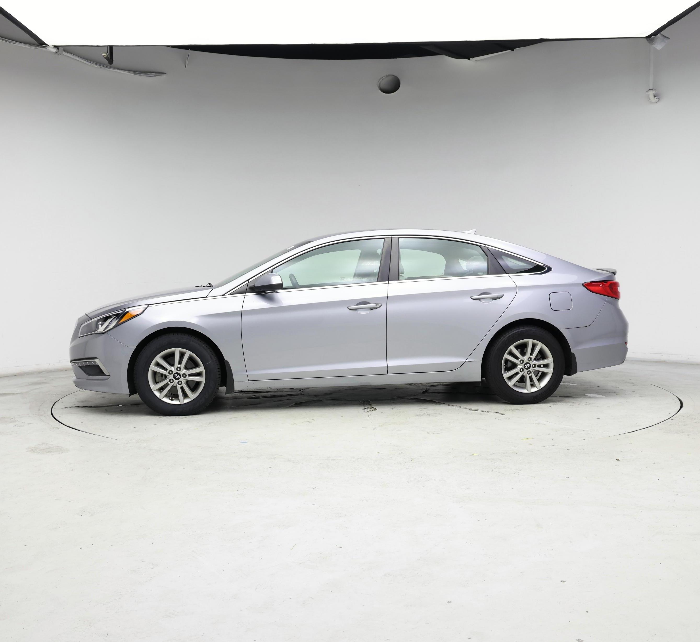 Thumbnail: 2015 Hyundai Sonata - 3