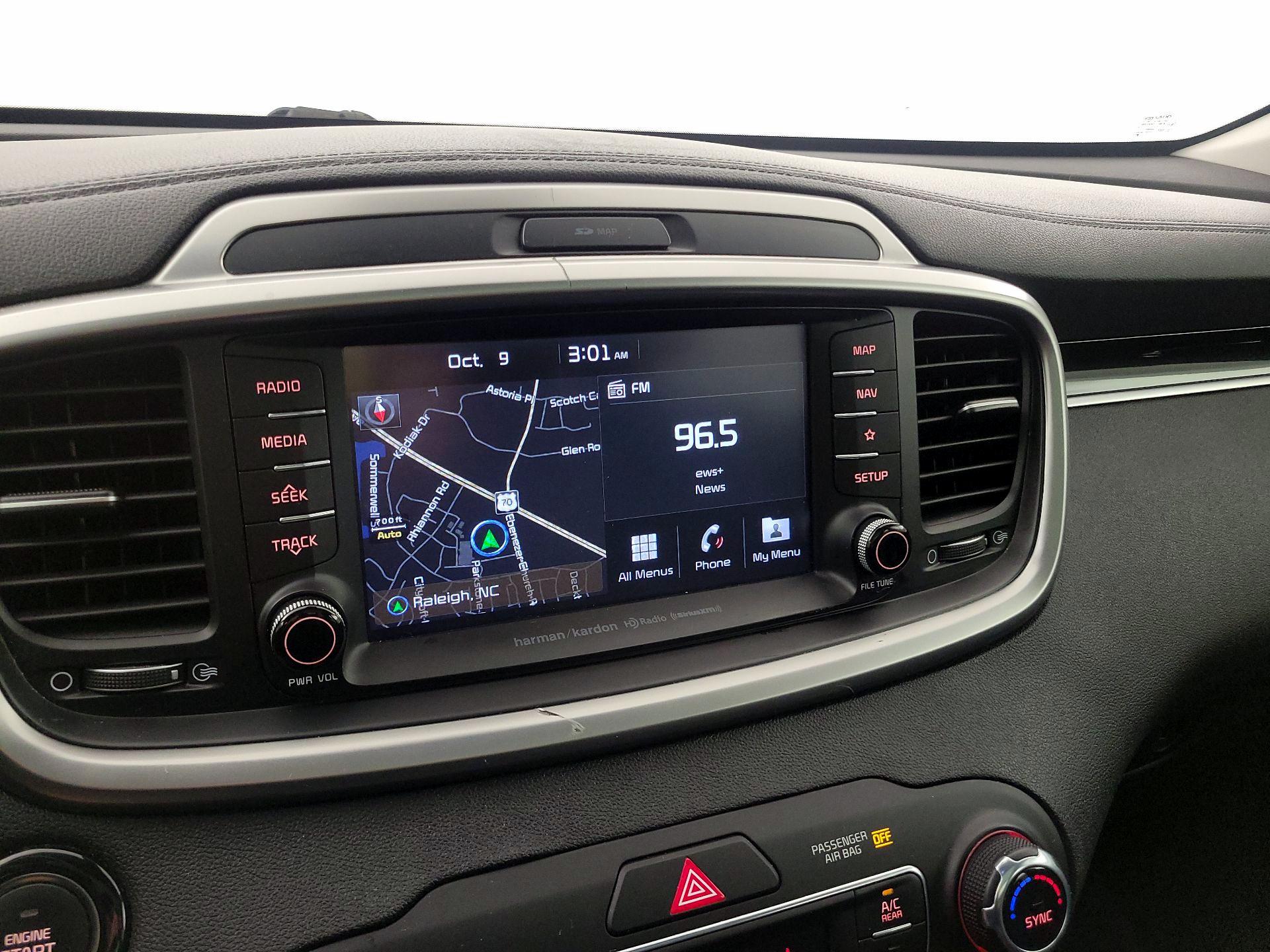 Thumbnail: 2019 Kia Sorento - 16