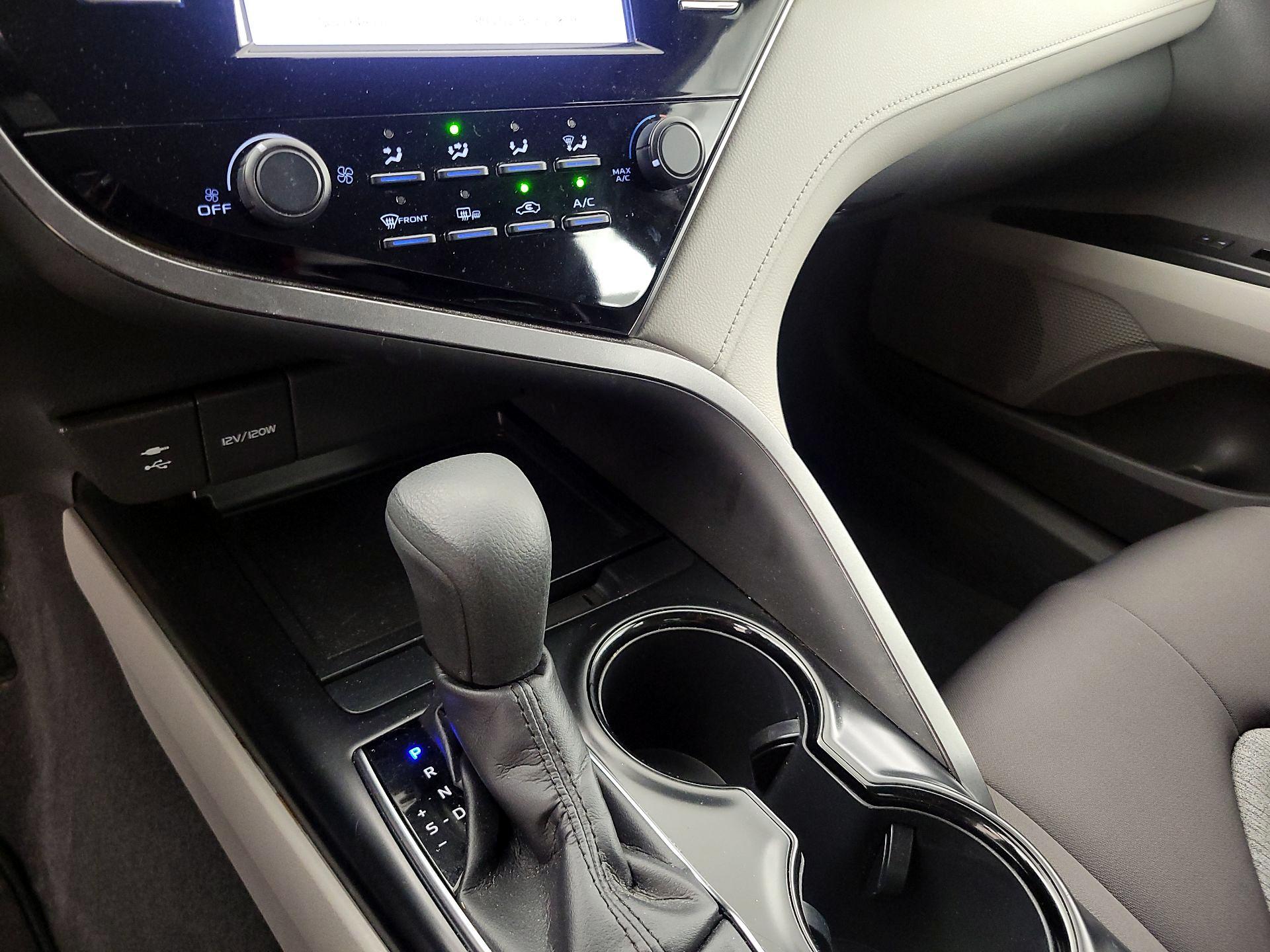 Thumbnail: 2019 Toyota Camry - 16
