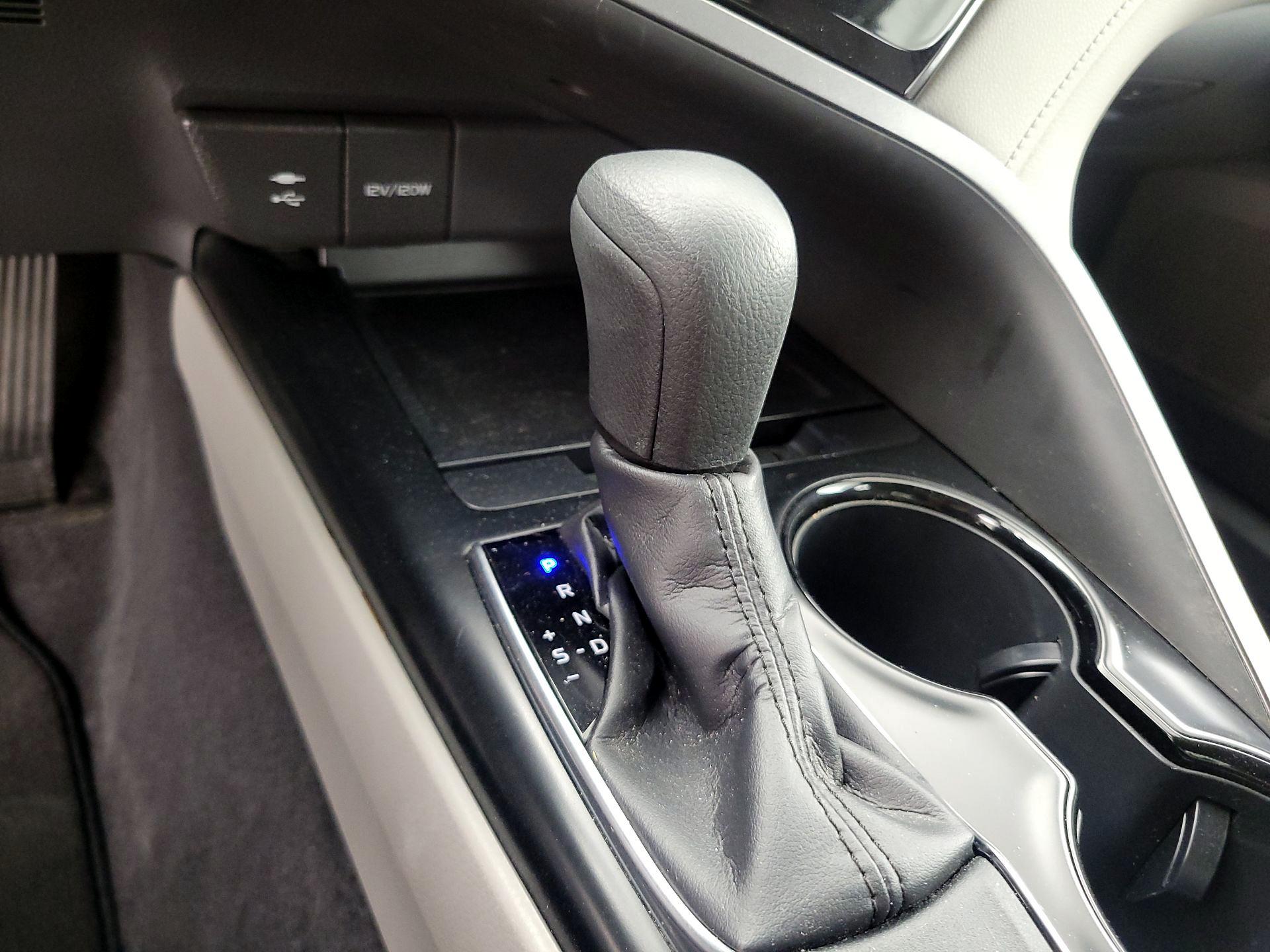 Thumbnail: 2019 Toyota Camry - 17